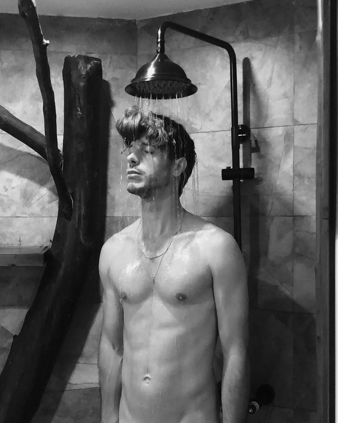 Shower in Lee's Boutique Resort