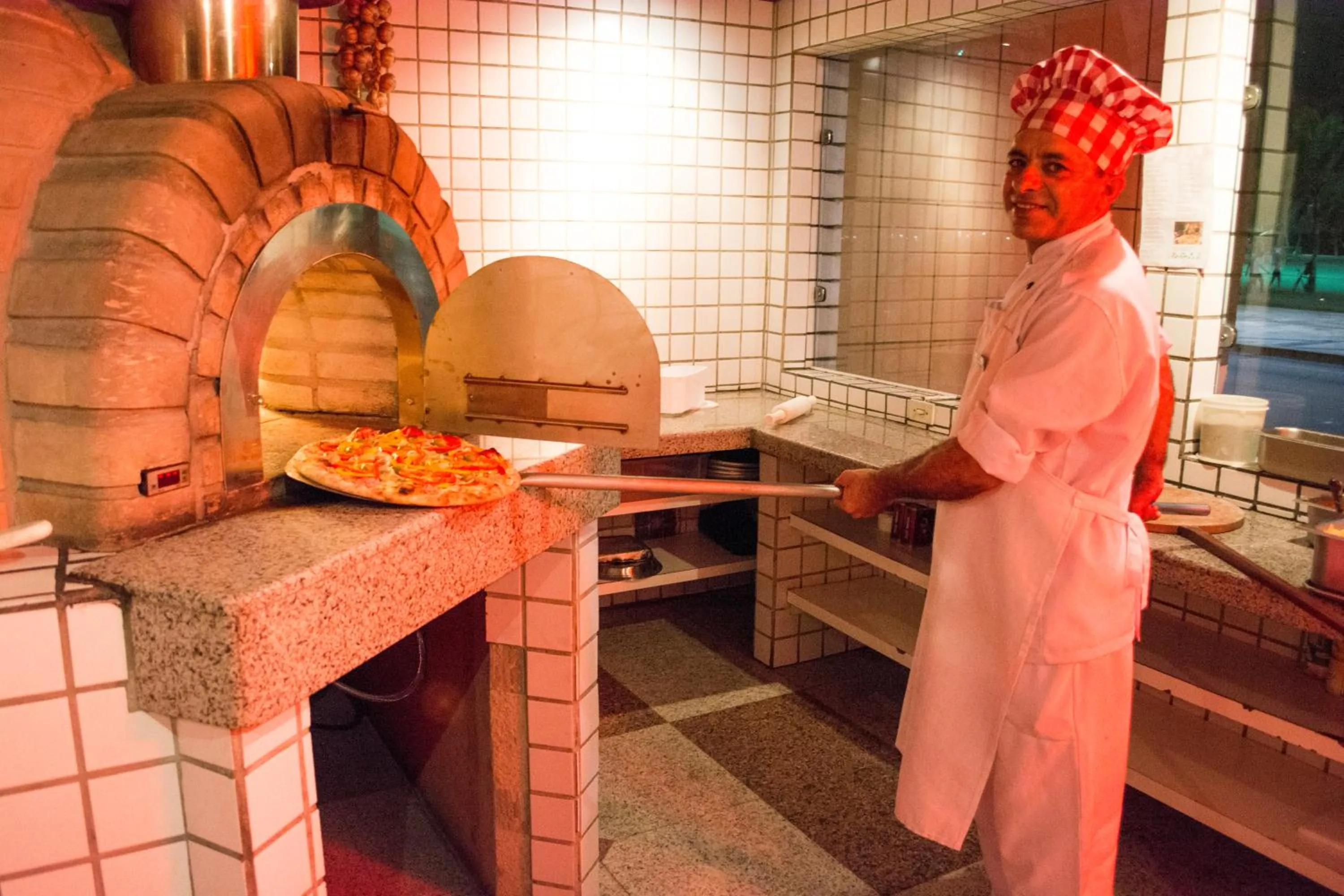 Restaurant/places to eat in Holiday Inn Fortaleza by IHG