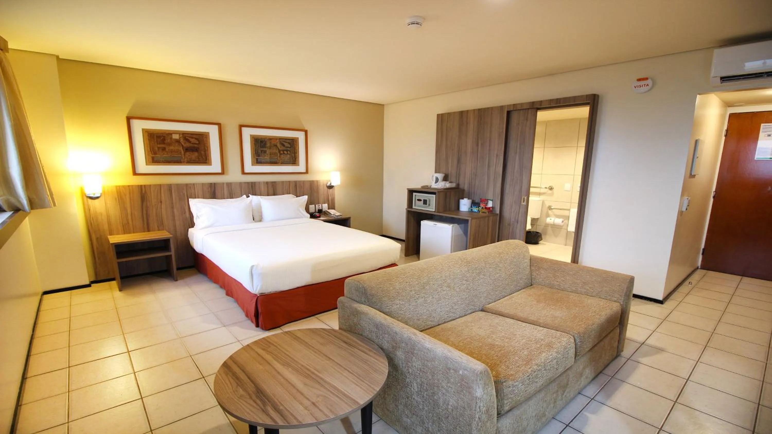 Photo of the whole room, Bed in Holiday Inn Fortaleza by IHG