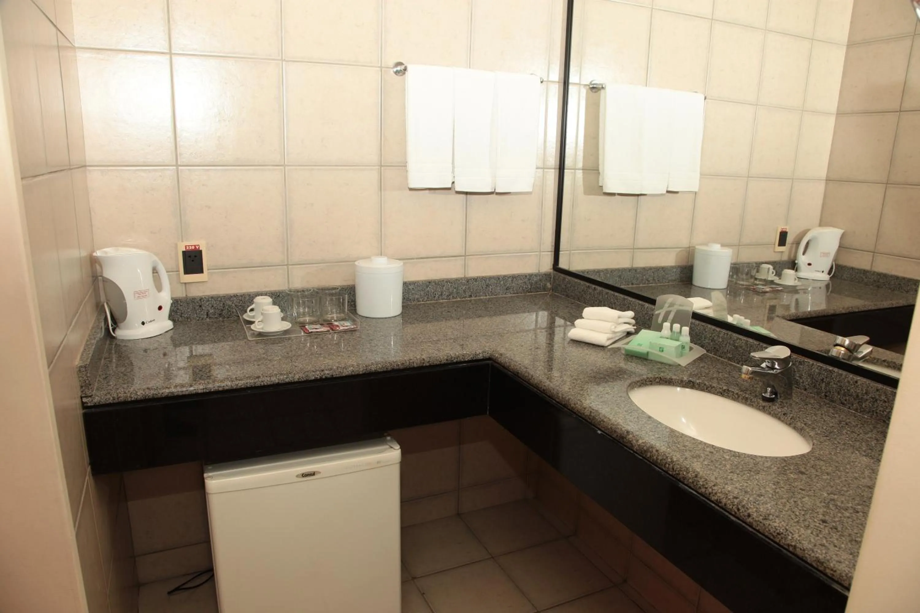 Bathroom in Holiday Inn Fortaleza by IHG