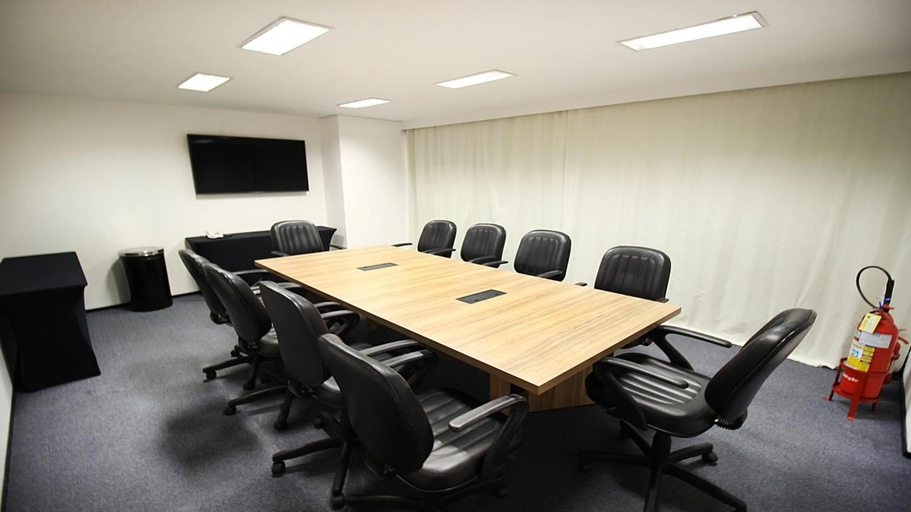 Meeting/conference room in Holiday Inn Fortaleza by IHG