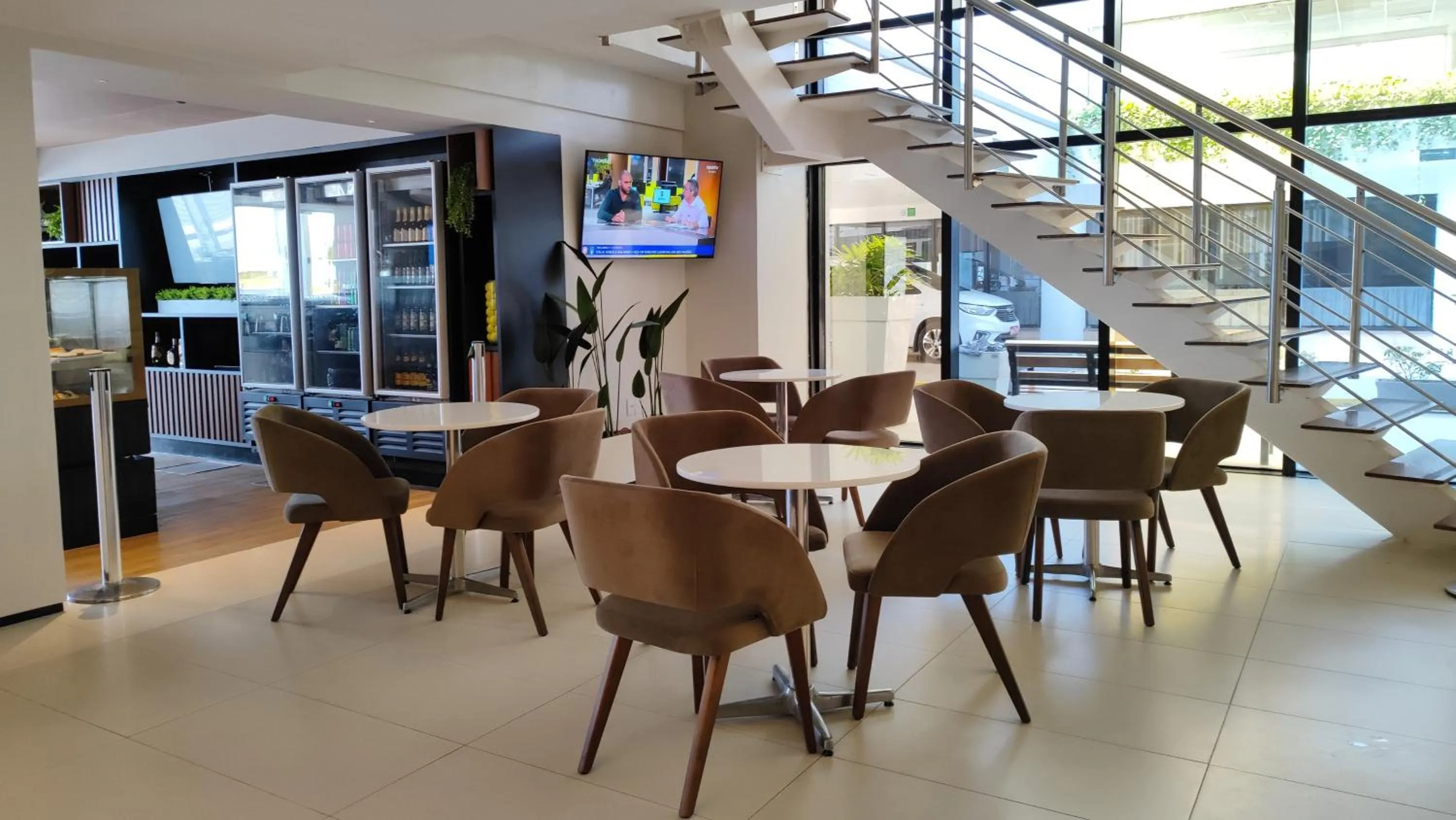 Lounge or bar in Holiday Inn Fortaleza by IHG
