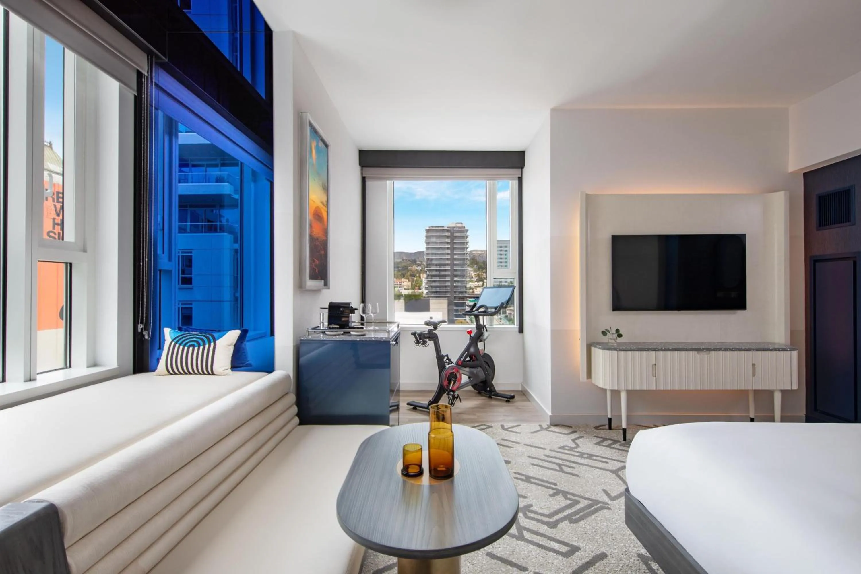 Living room, Bed in W Hollywood