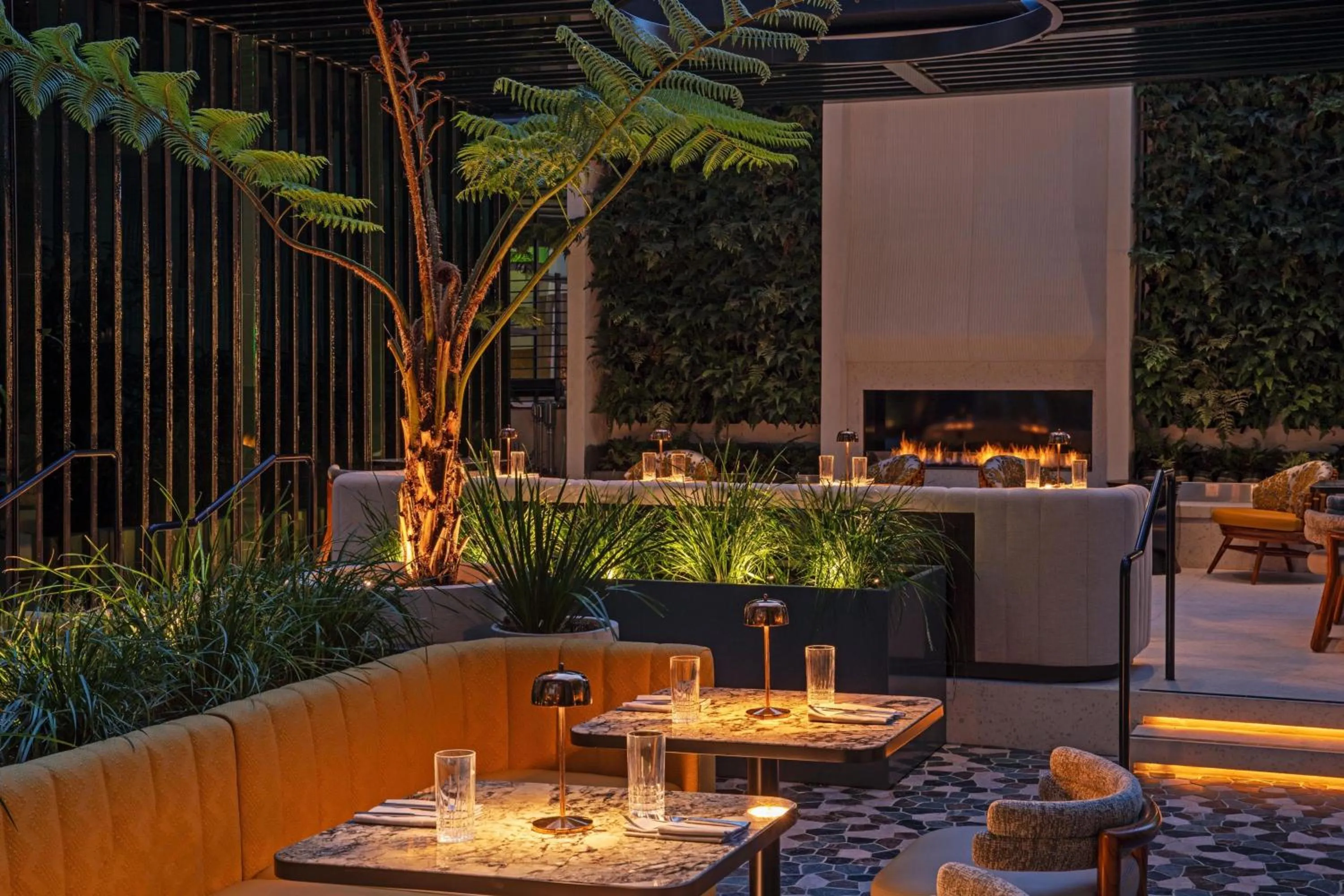 Restaurant/places to eat in W Hollywood