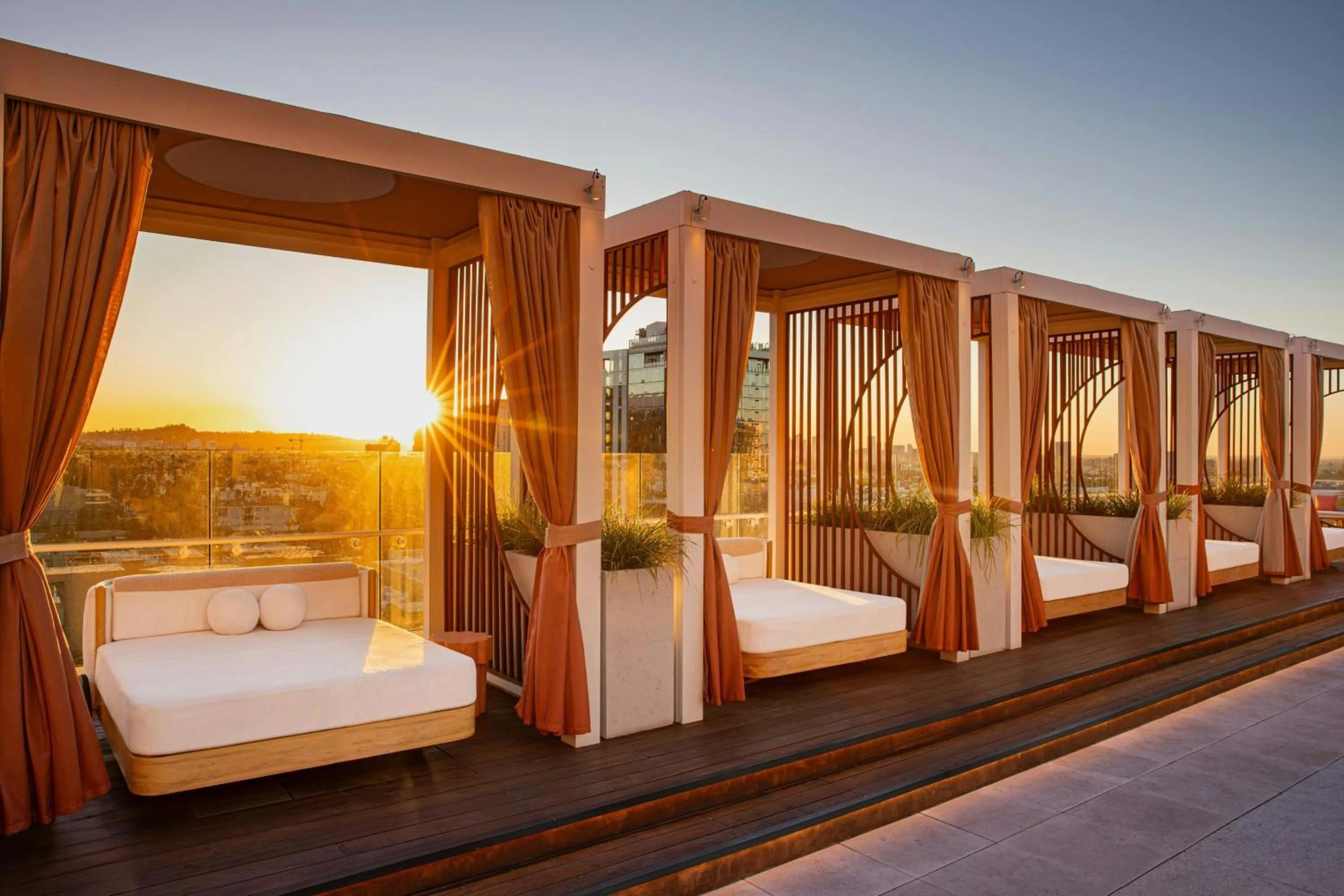 Fitness centre/facilities, Bed in W Hollywood