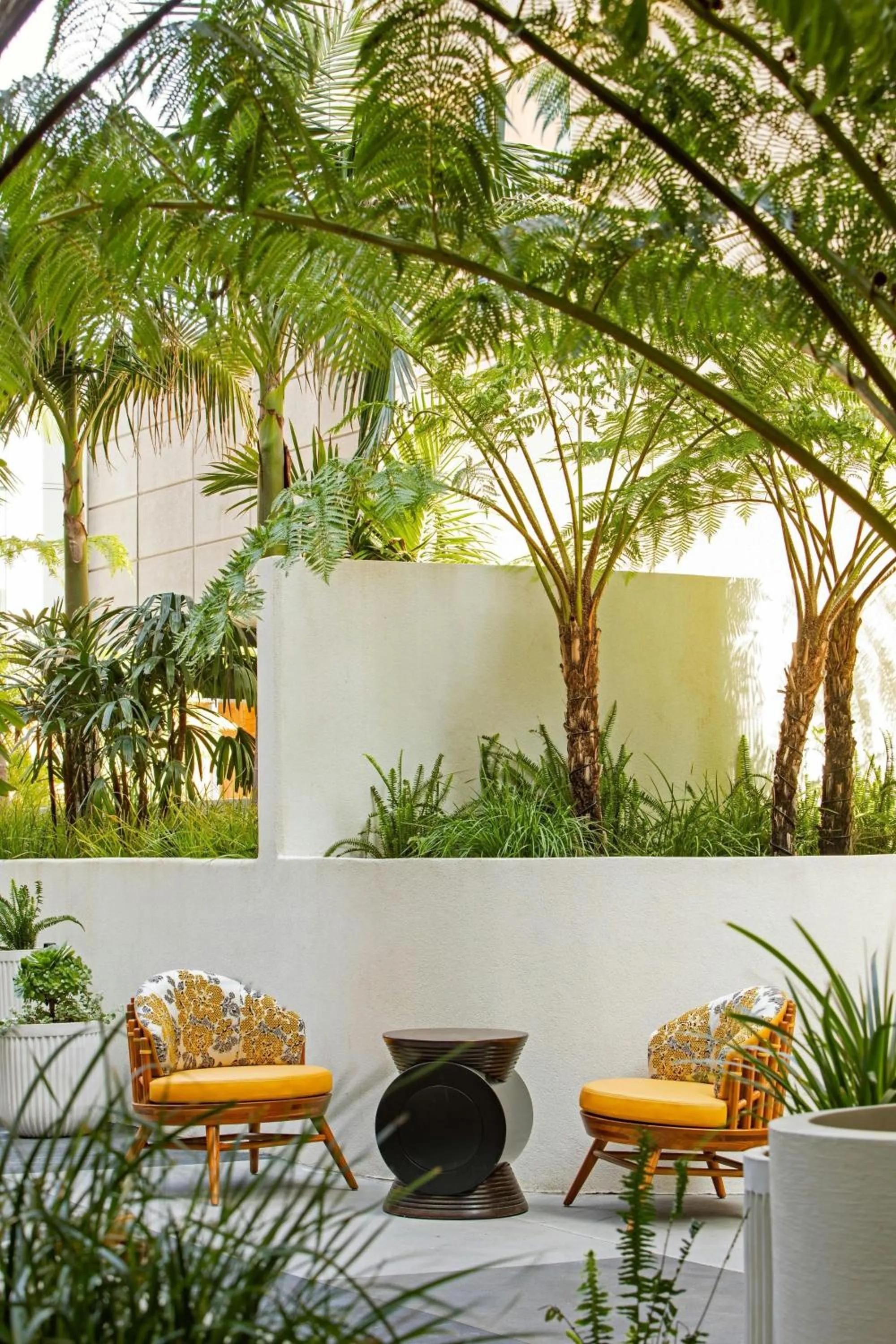 Restaurant/places to eat in W Hollywood