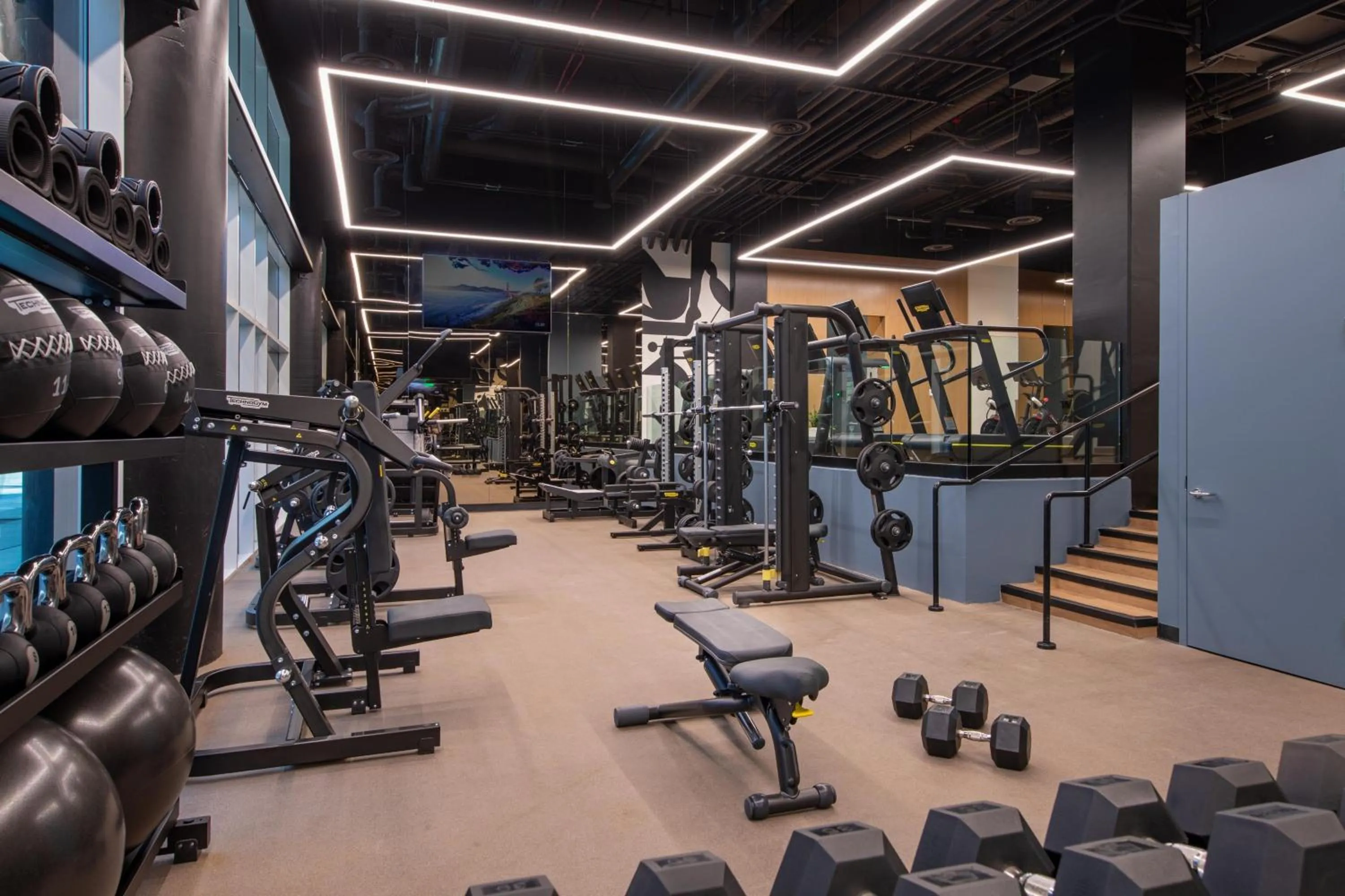 Fitness centre/facilities in W Hollywood