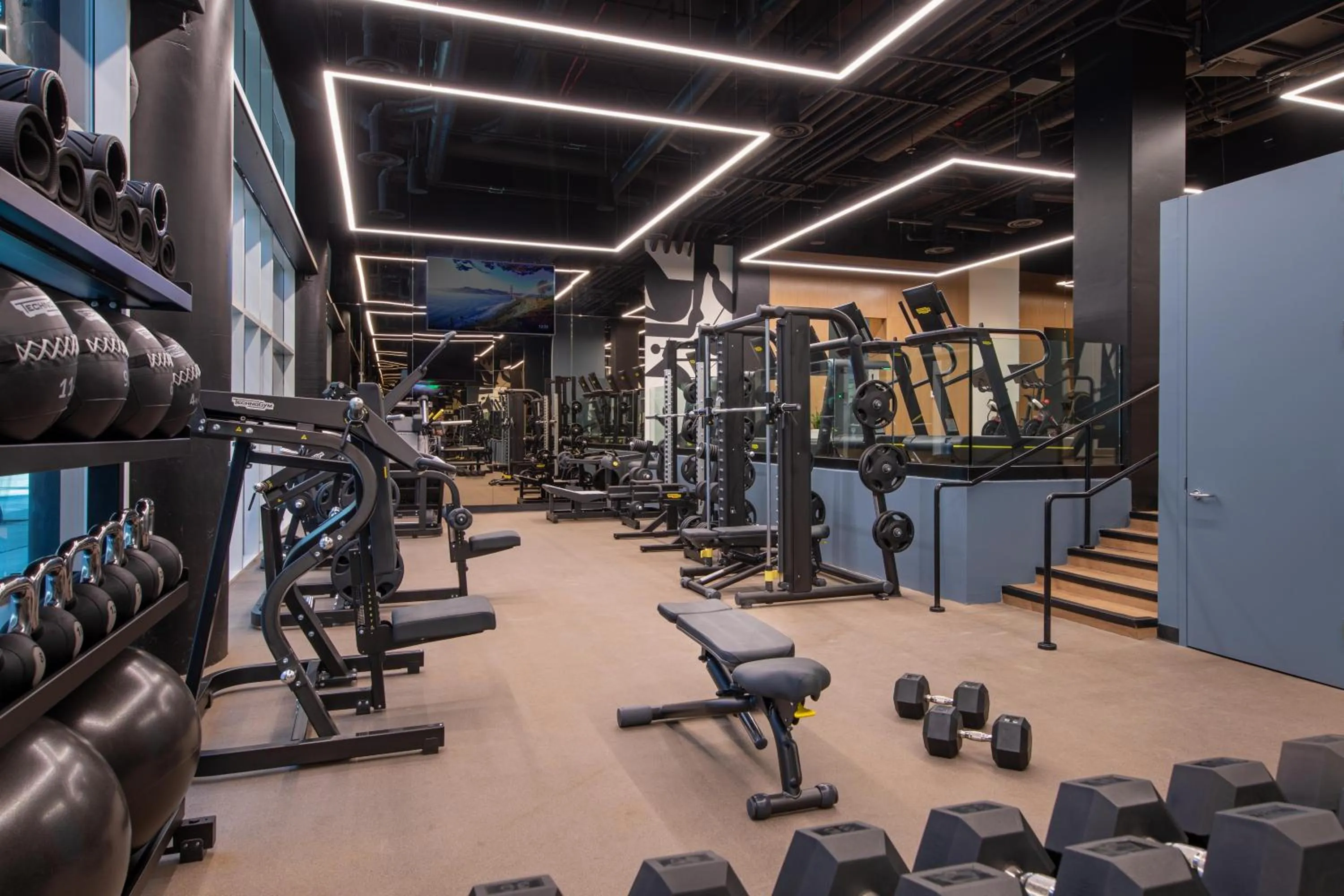 Fitness centre/facilities in W Hollywood