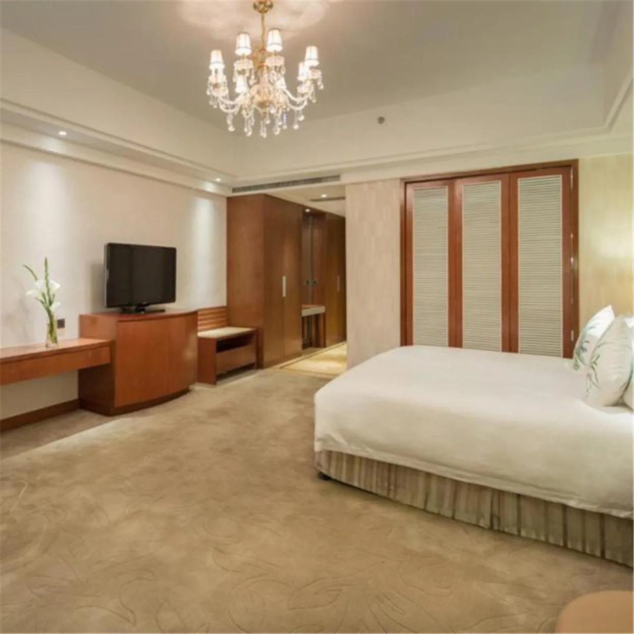 Bed in Cinese Hotel Dongguan Shijie