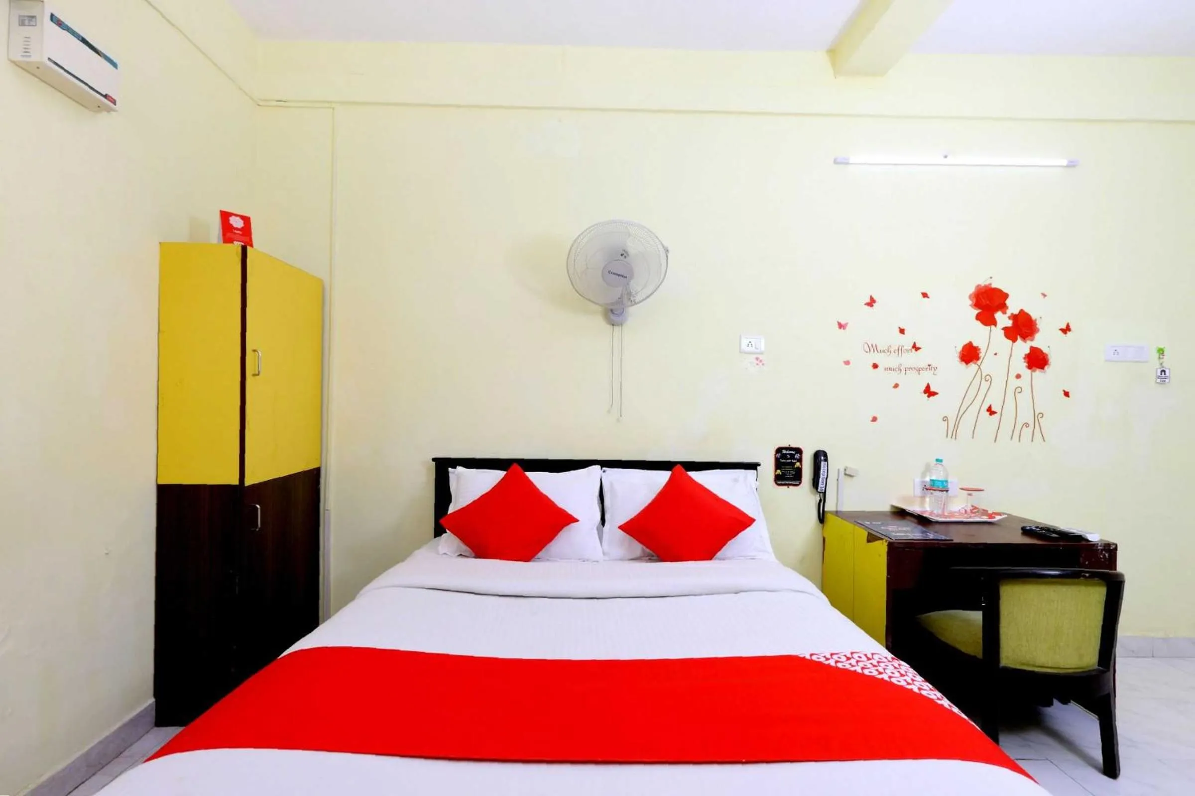 Bedroom, Bed in Hotel O India Gate Par View