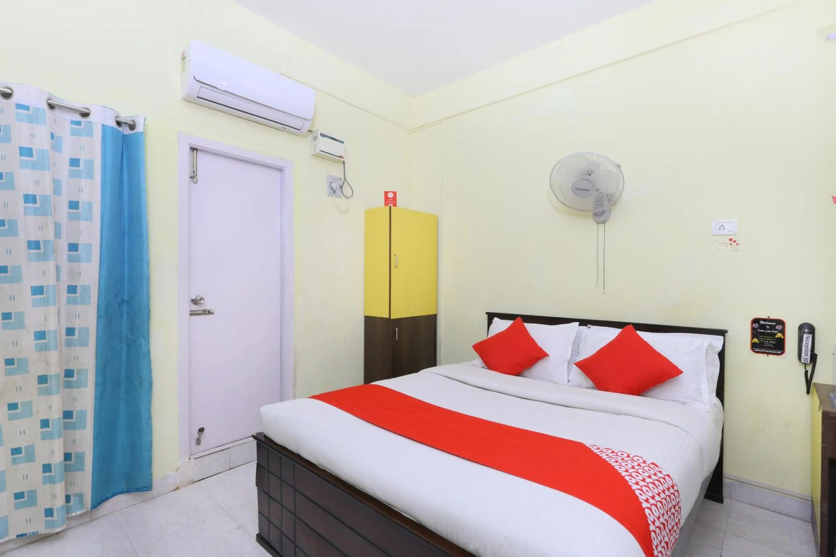 Bedroom, Bed in Hotel O India Gate Par View