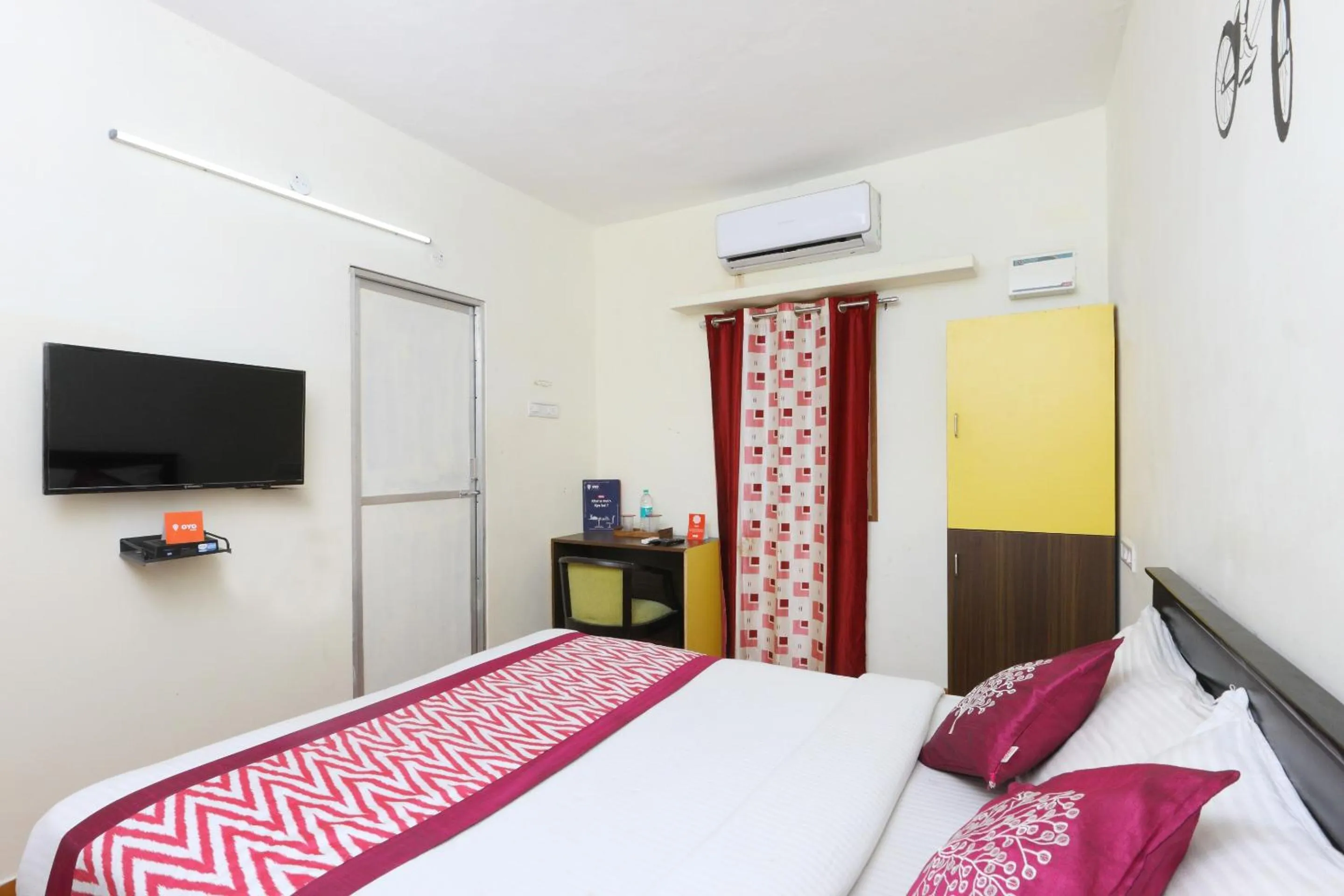 Bedroom, Bed in Hotel O India Gate Par View