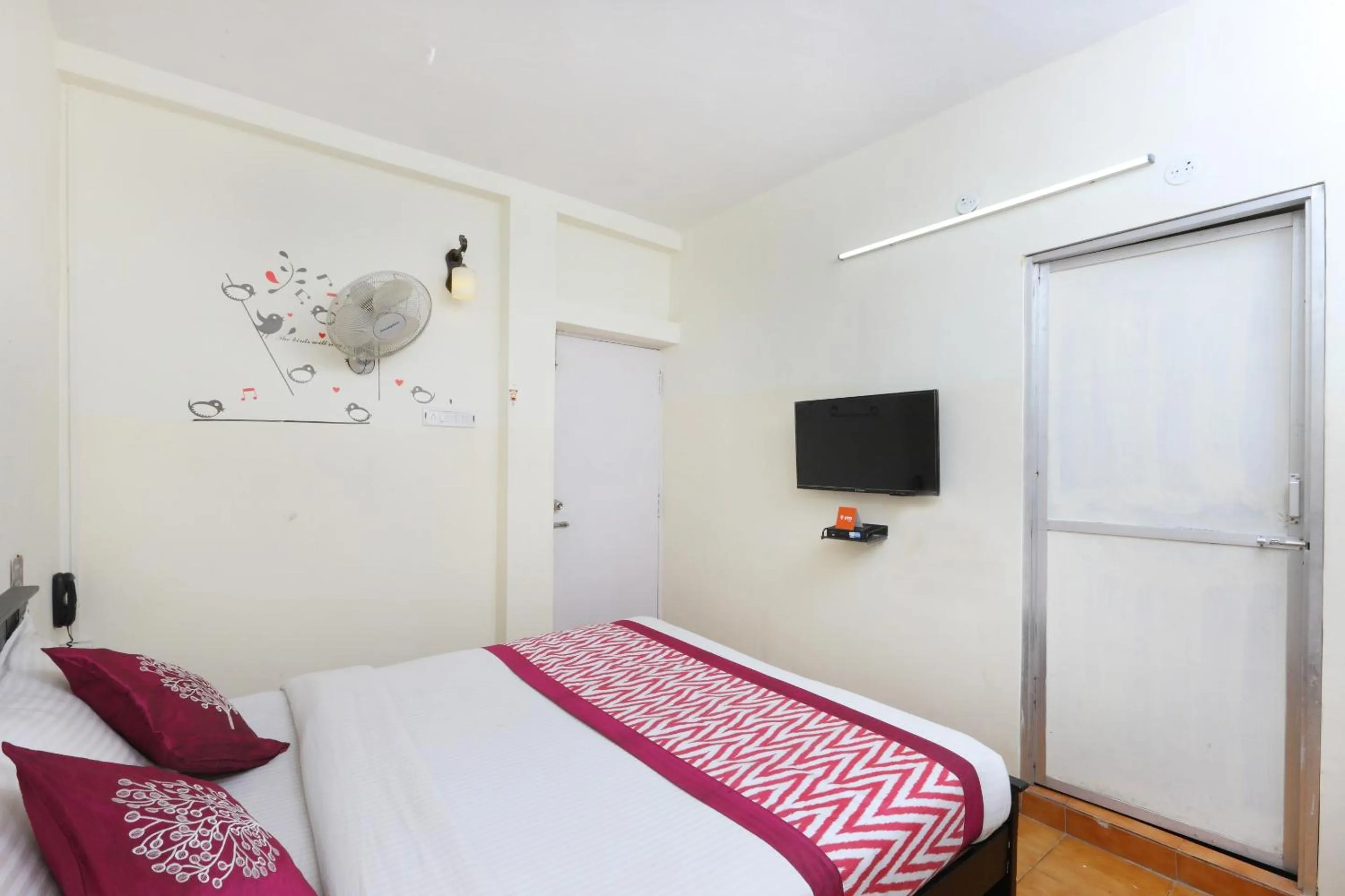 Bedroom, Bed in Hotel O India Gate Par View