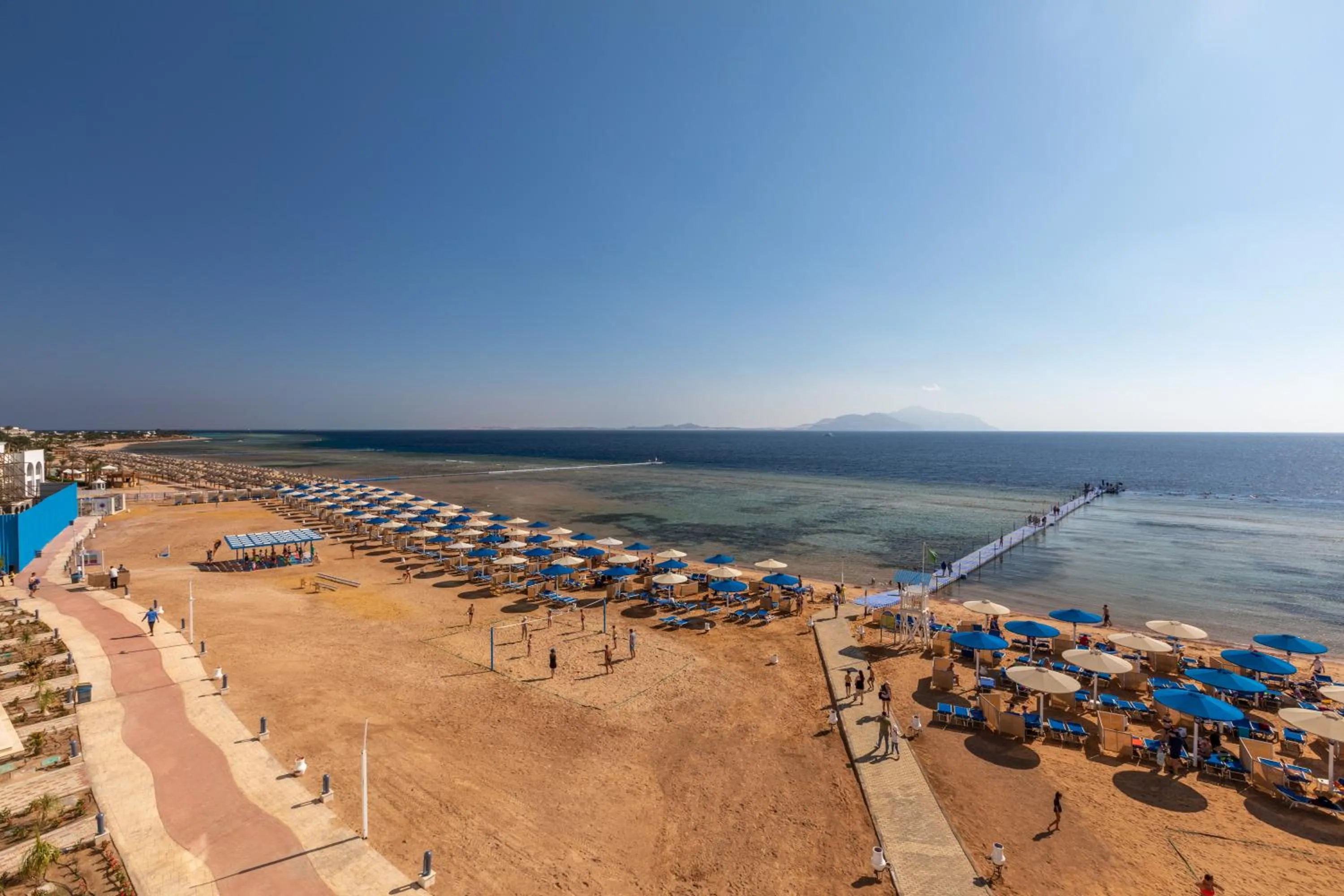 Beach in Pickalbatros Palace Sharm "Aqua Park"- All inclusive