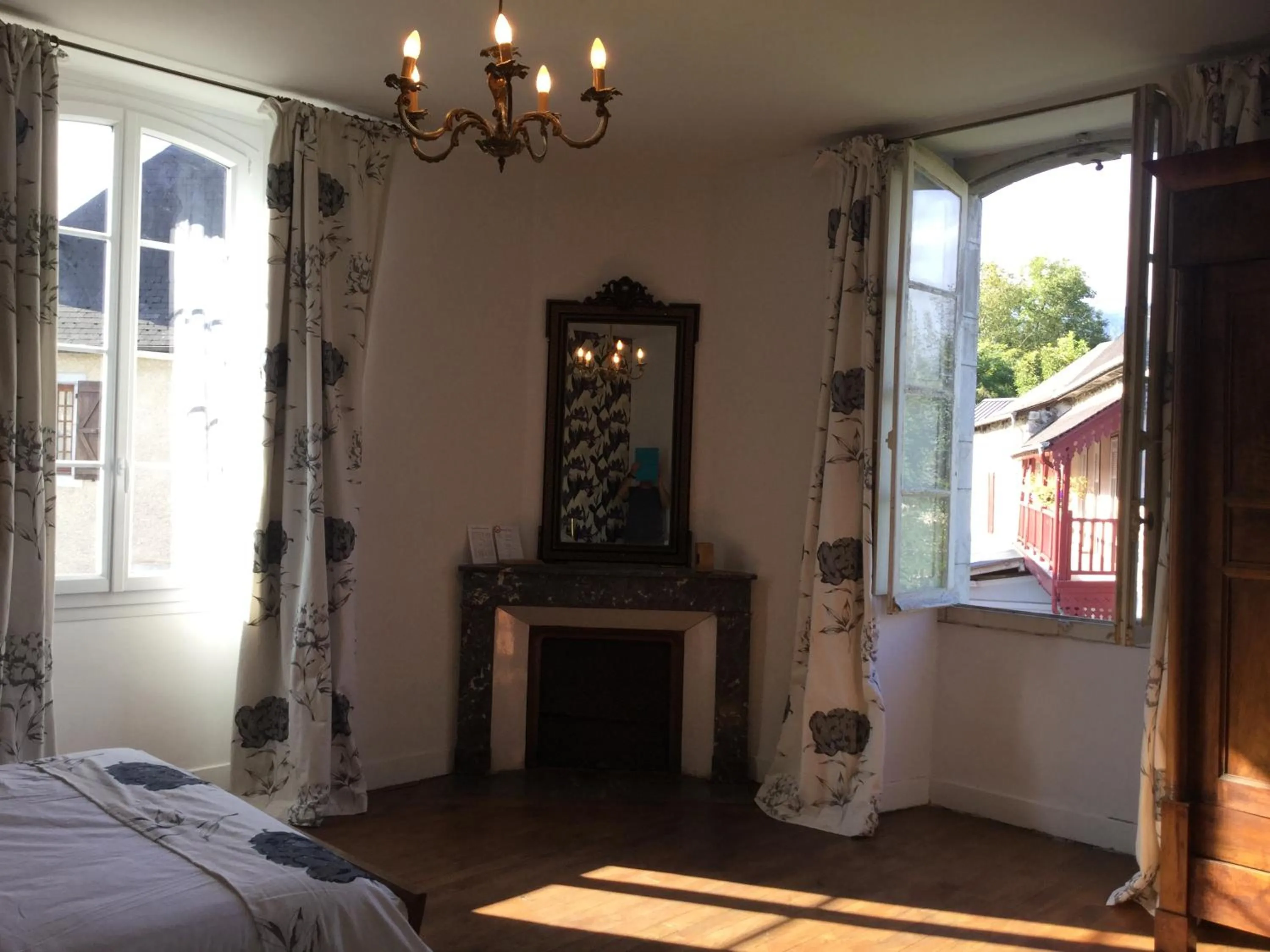 flat iron, Bed in Chez Susan