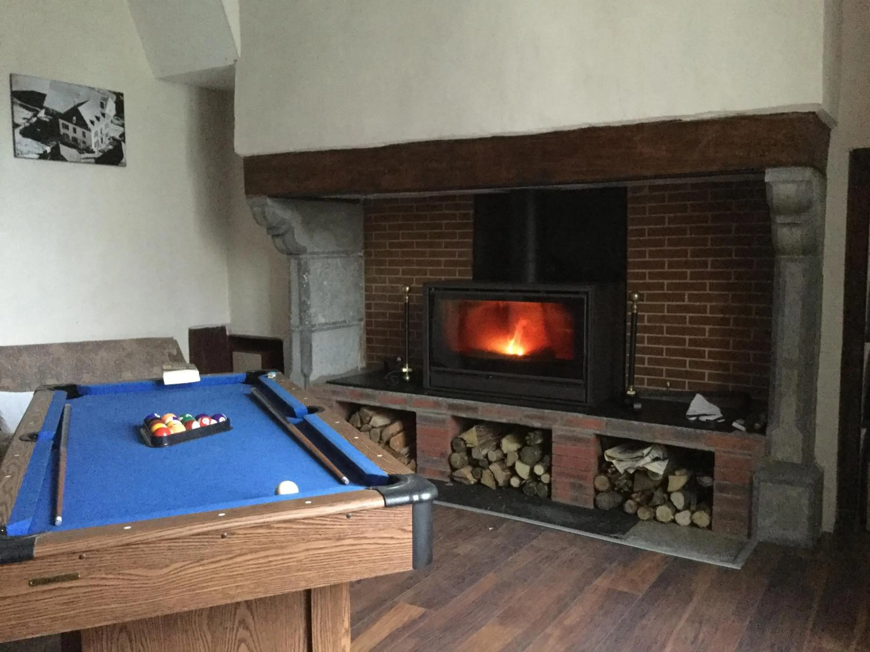 Billiard in Chez Susan