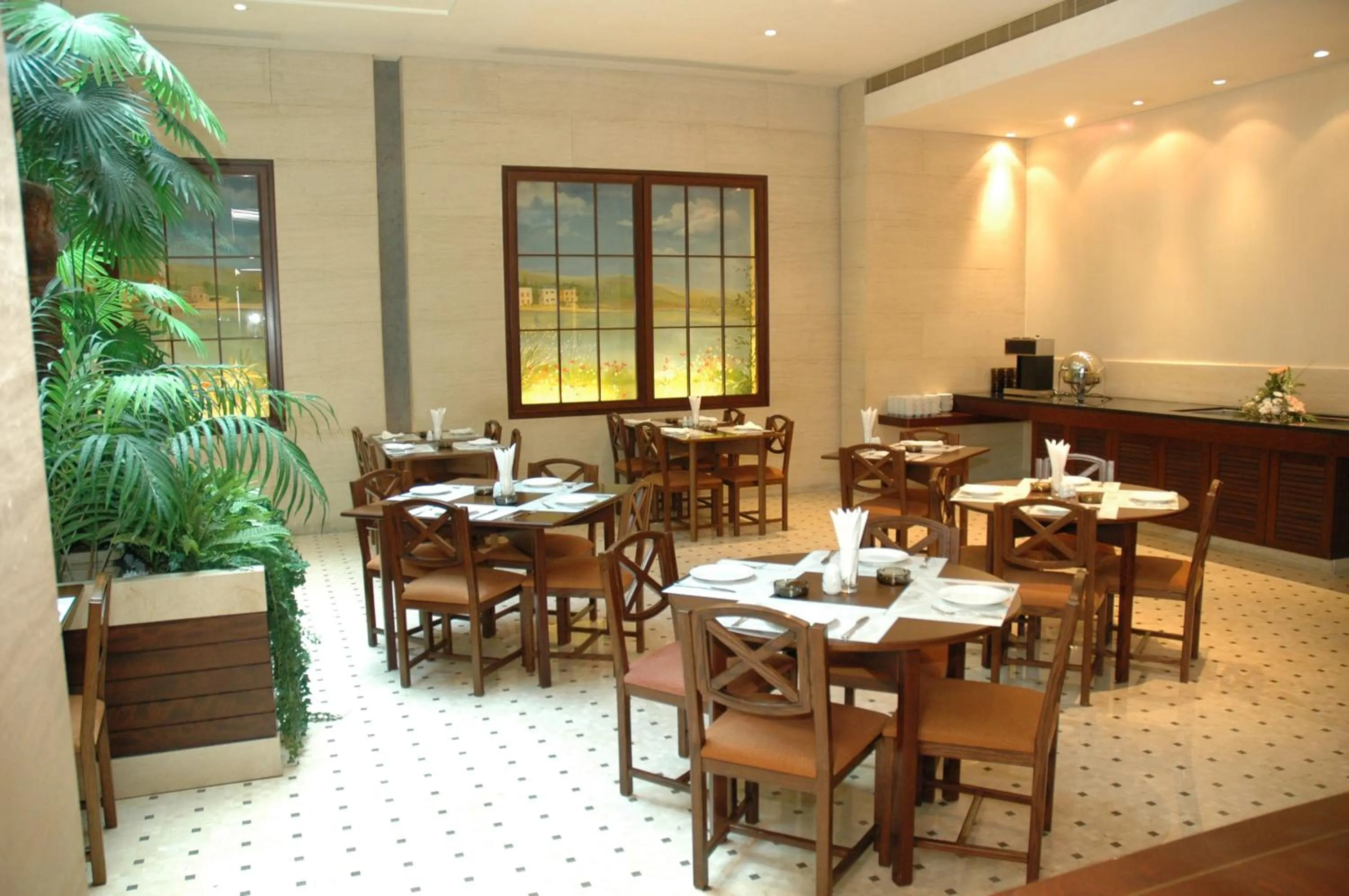 Restaurant/places to eat in Casa D'or Hotel