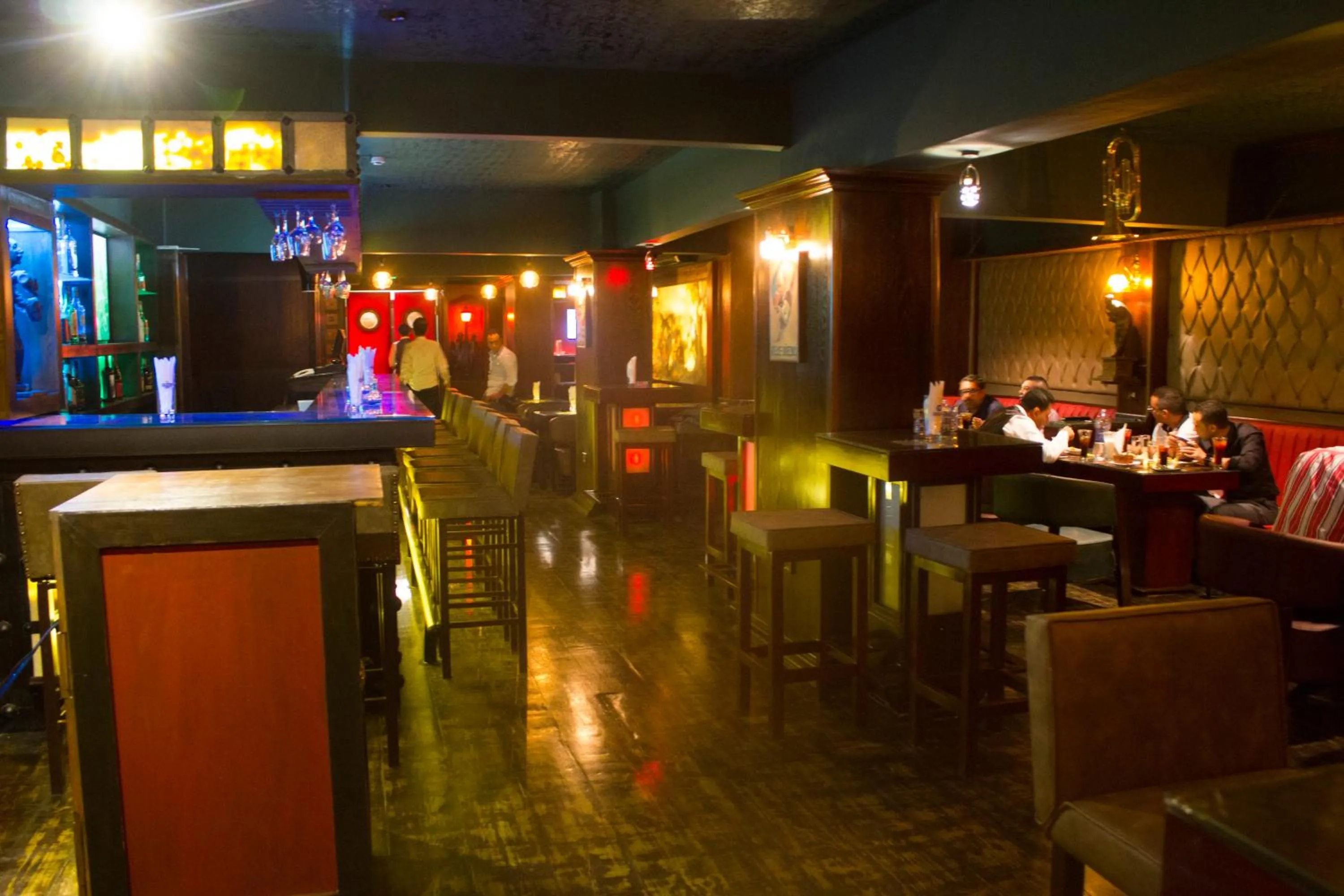 Restaurant/places to eat in Zayed Hotel