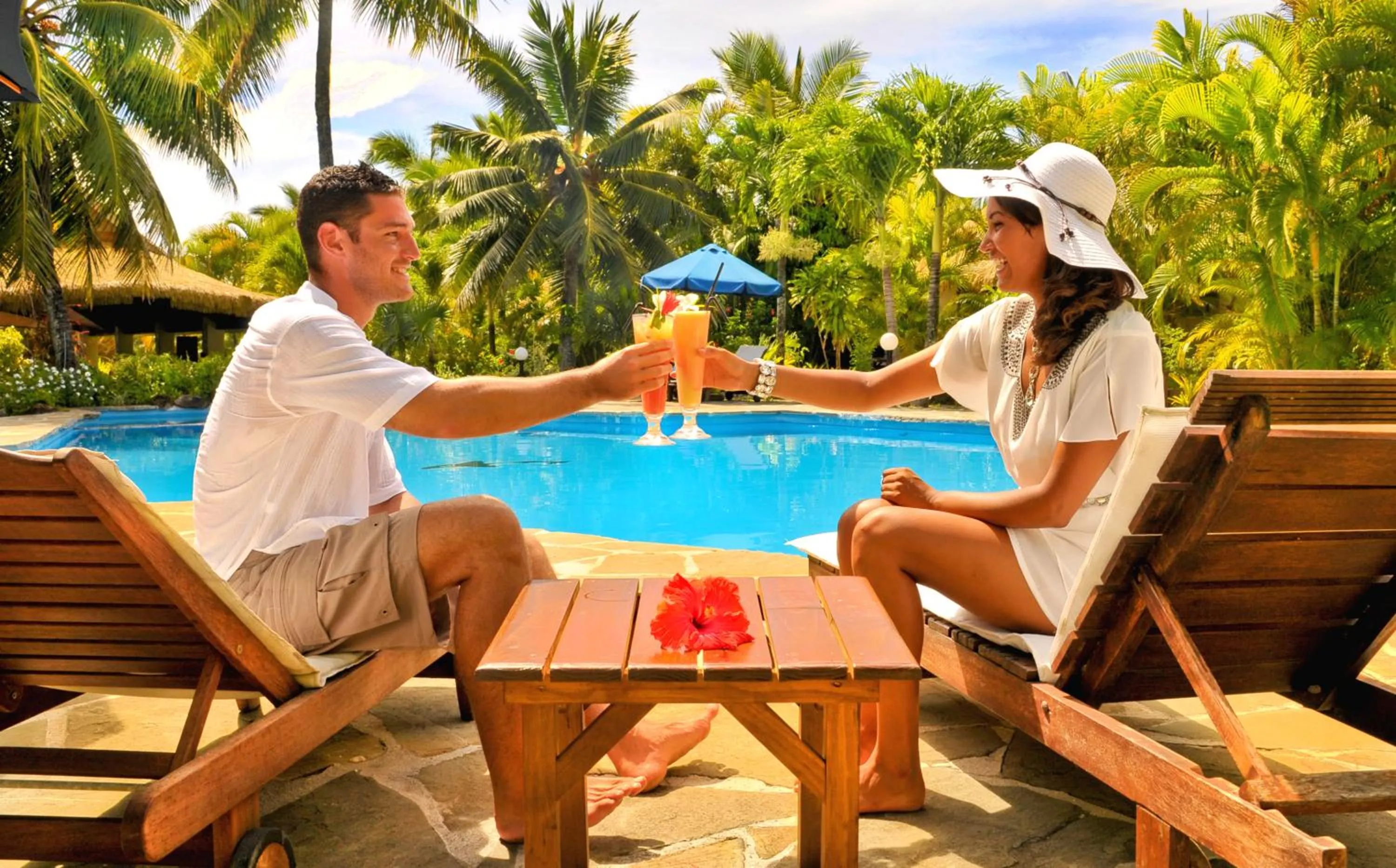 Lounge or bar in Crown Beach Resort & Spa