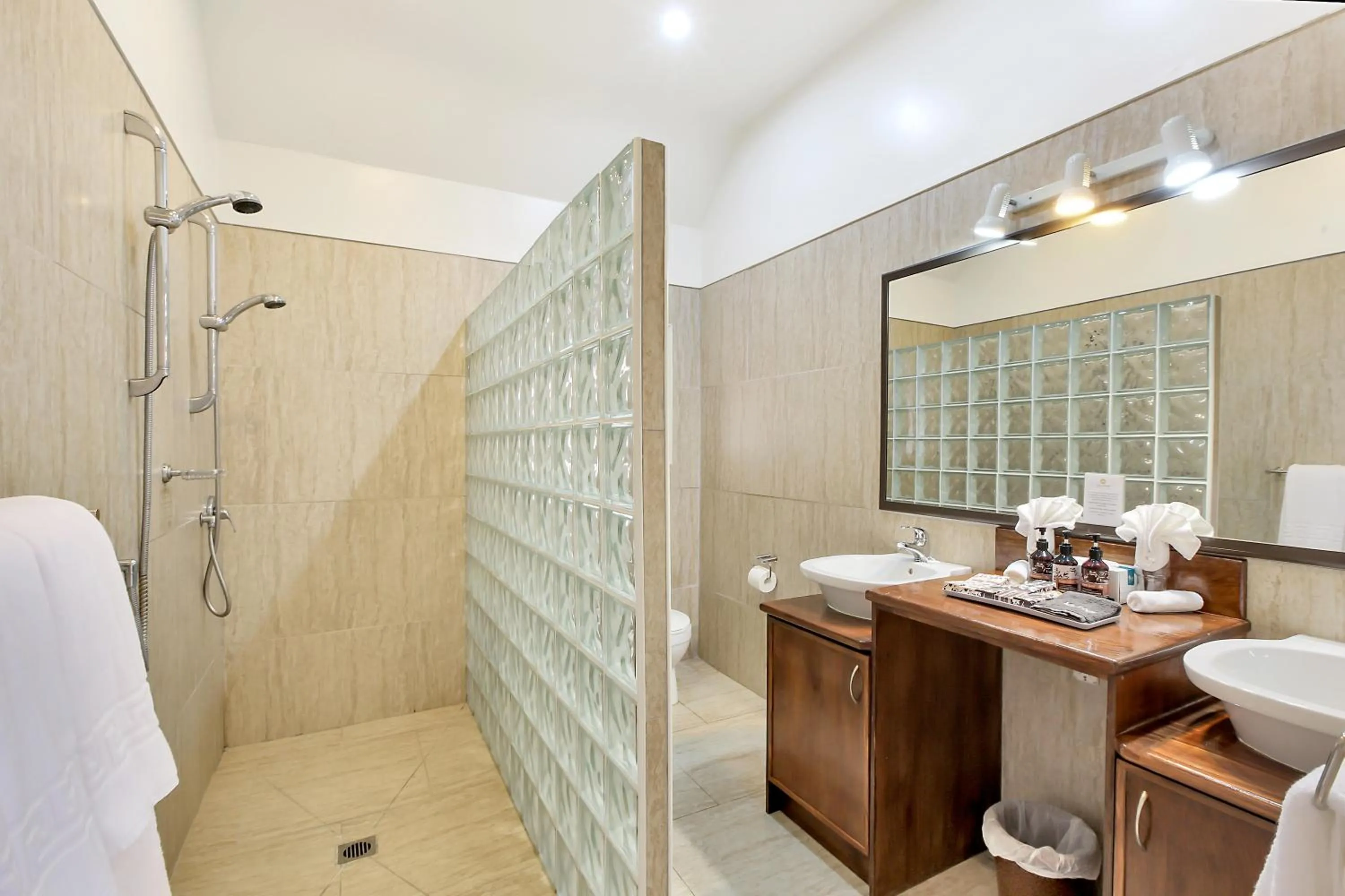 Crown Beach Resort & Spa