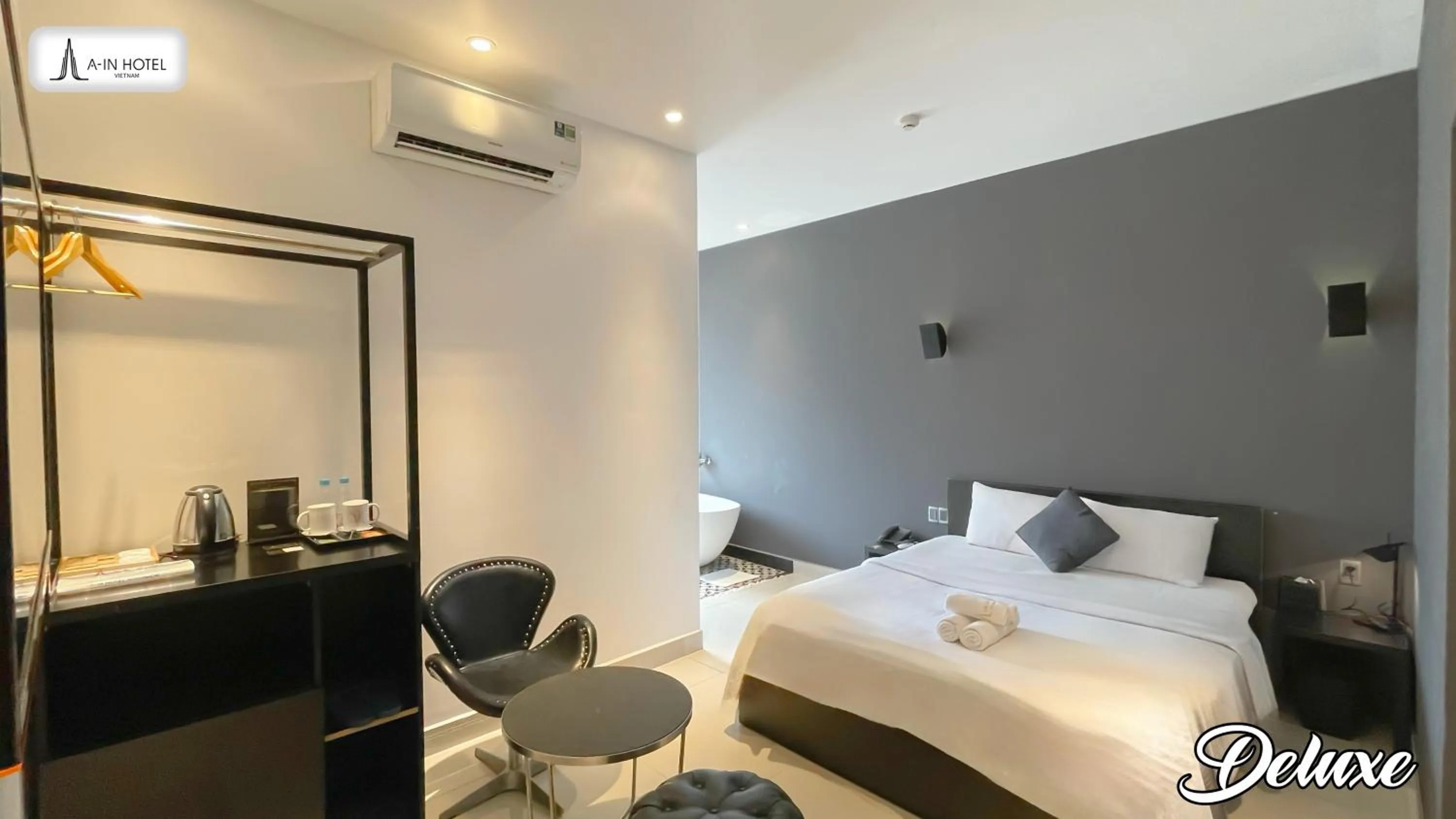 Bedroom, Bed in A In Hotel Riverside