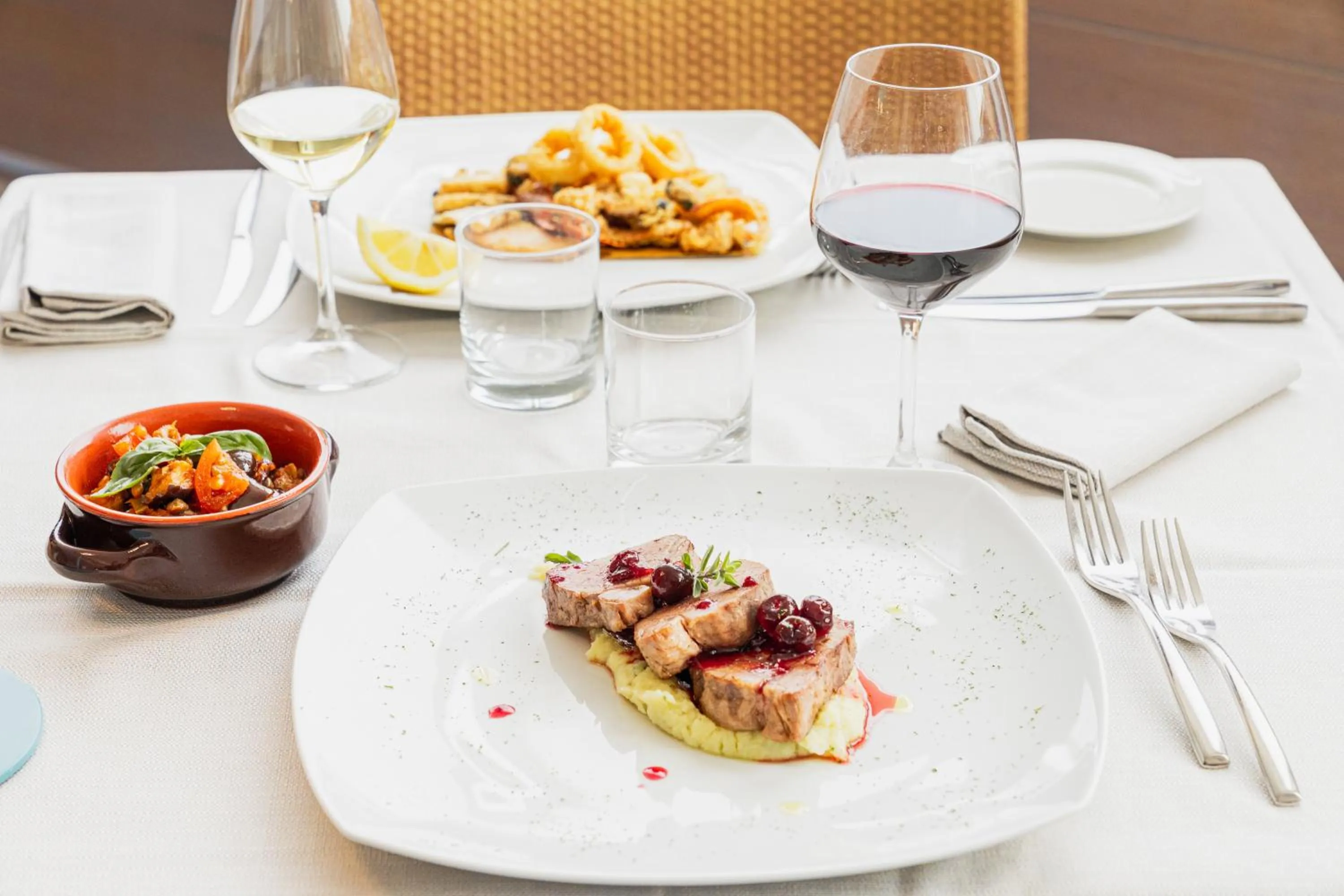 Restaurant/places to eat in Mercure Olbia