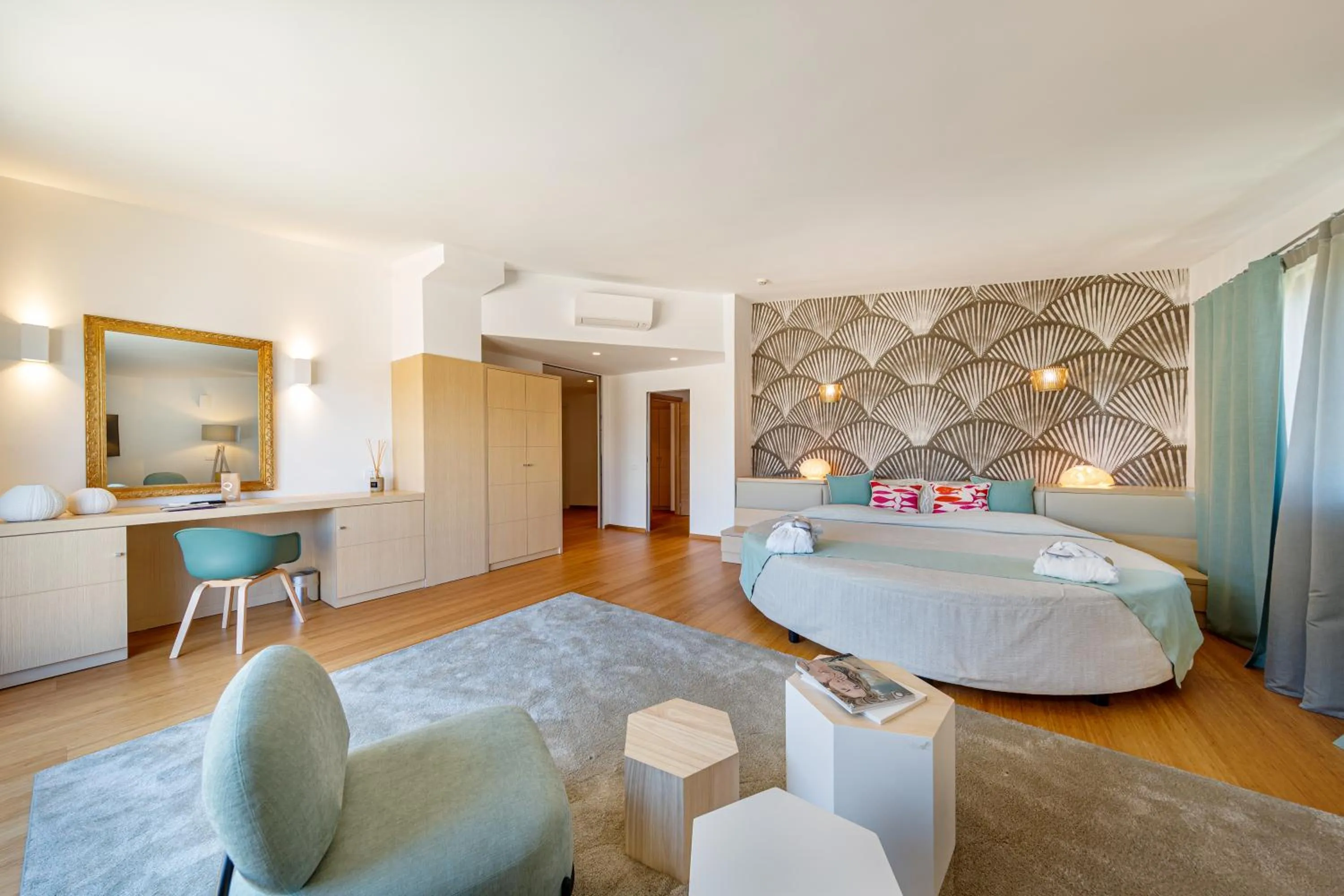 Bedroom, Bed in Mercure Olbia