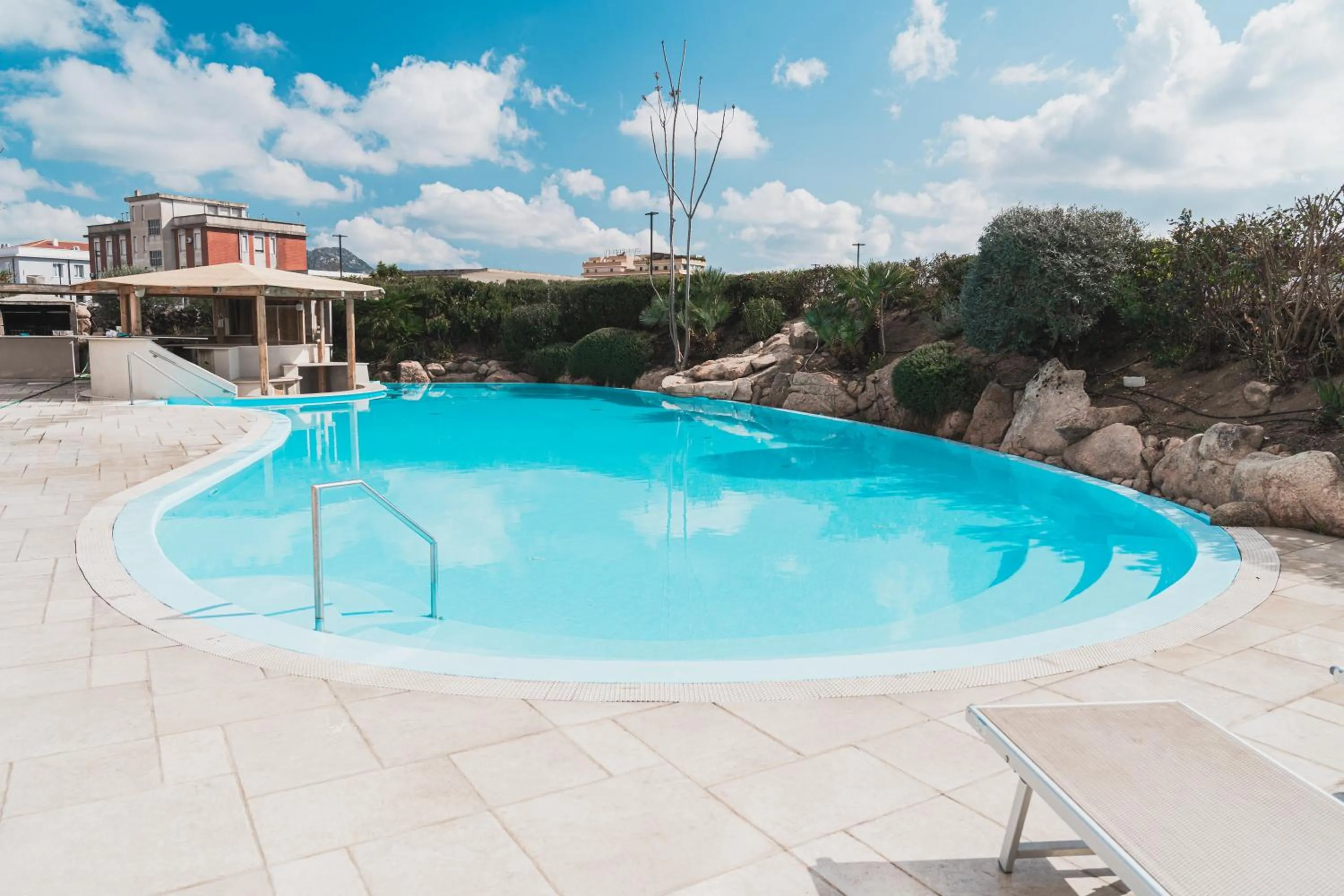 Swimming pool in Mercure Olbia