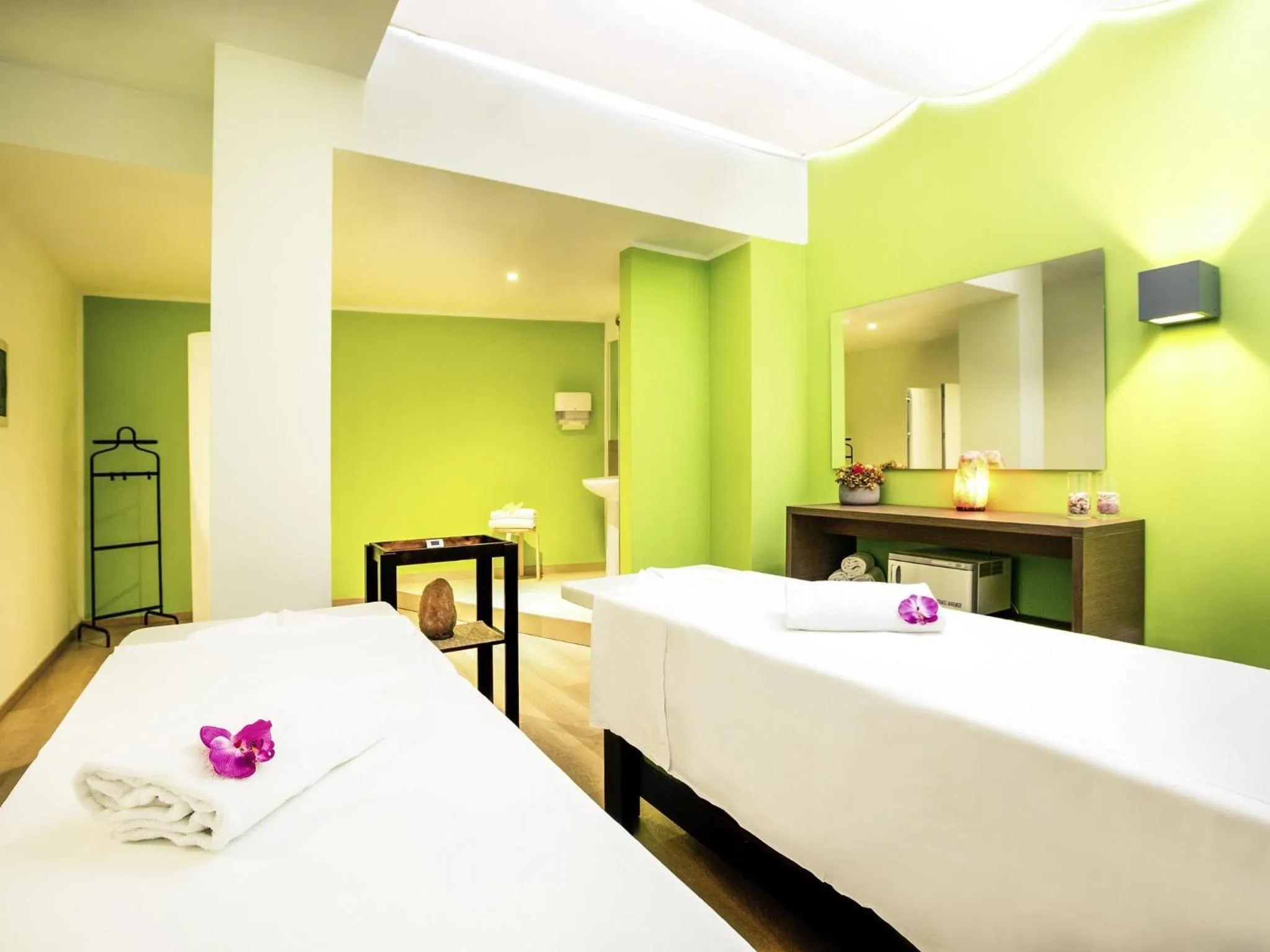 Spa and wellness centre/facilities, Bed in Mercure Olbia