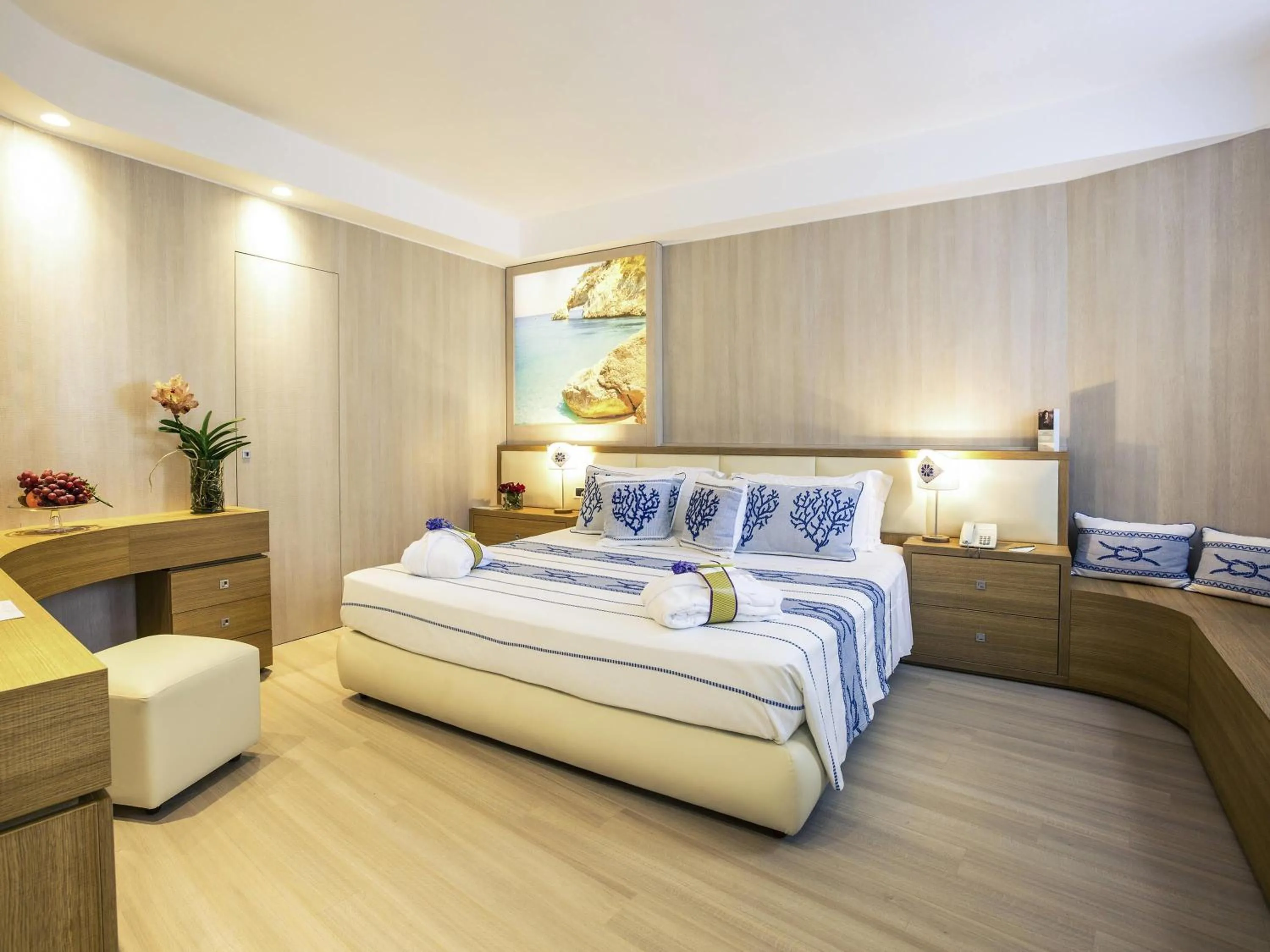 Bedroom, Bed in Mercure Olbia