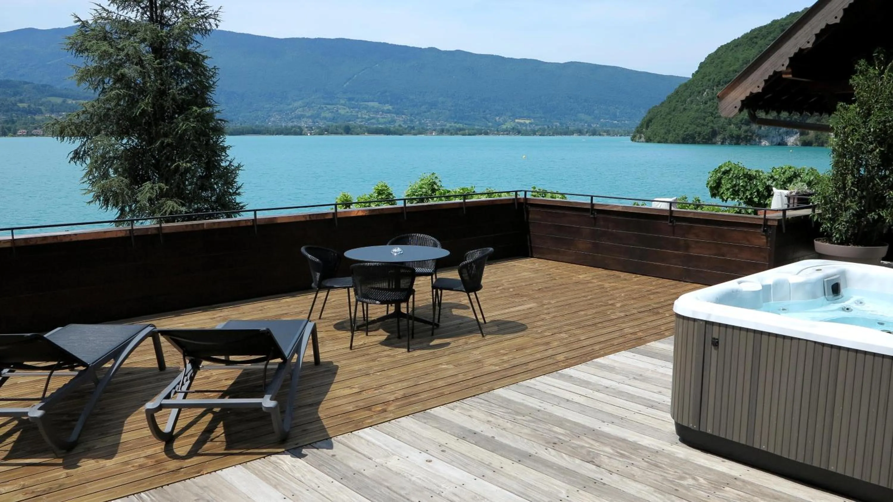 Patio in Auberge Du Père Bise - Jean Sulpice