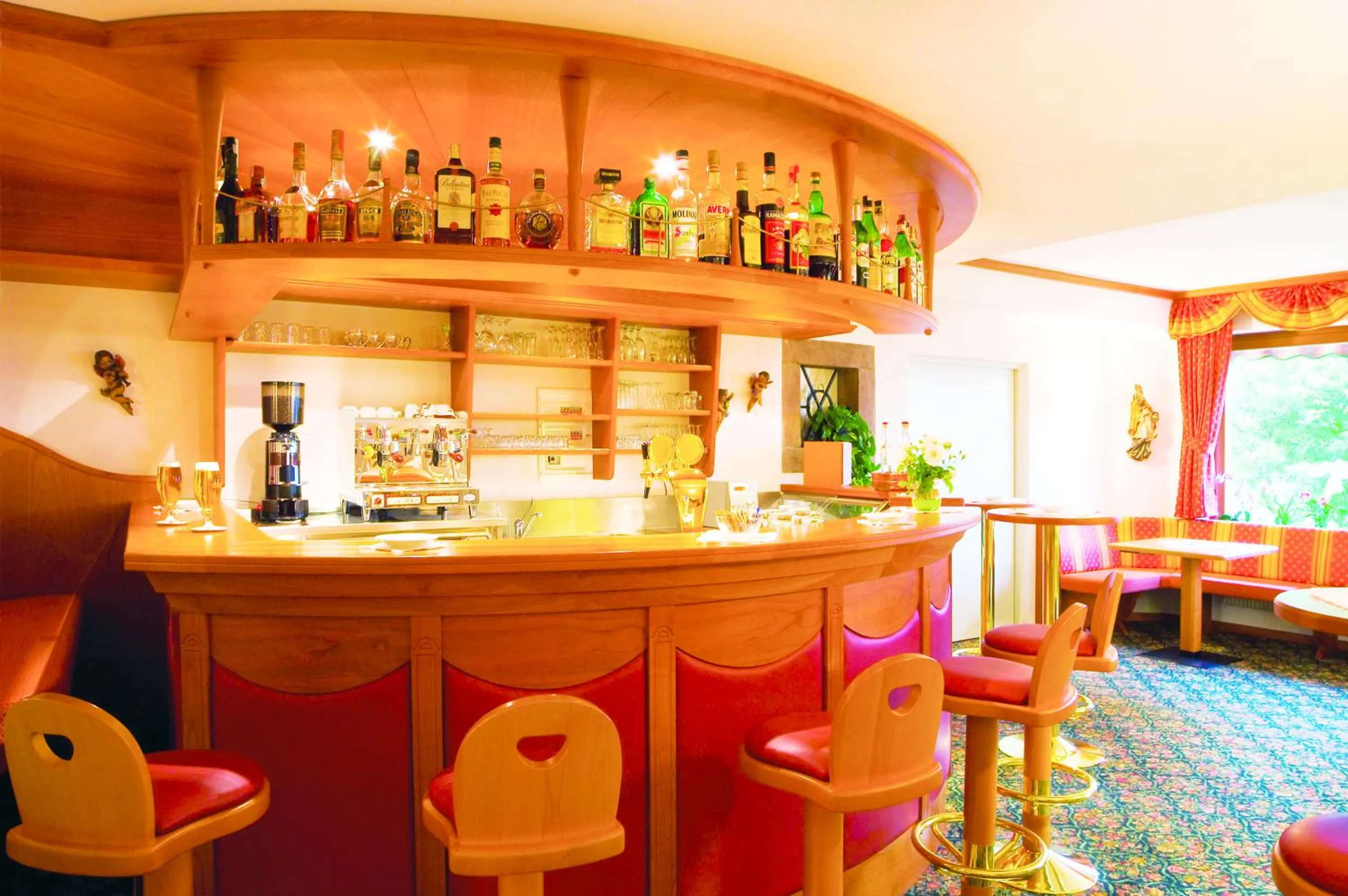 Lounge or bar in Mirabell Alpine Garden Resort & Spa