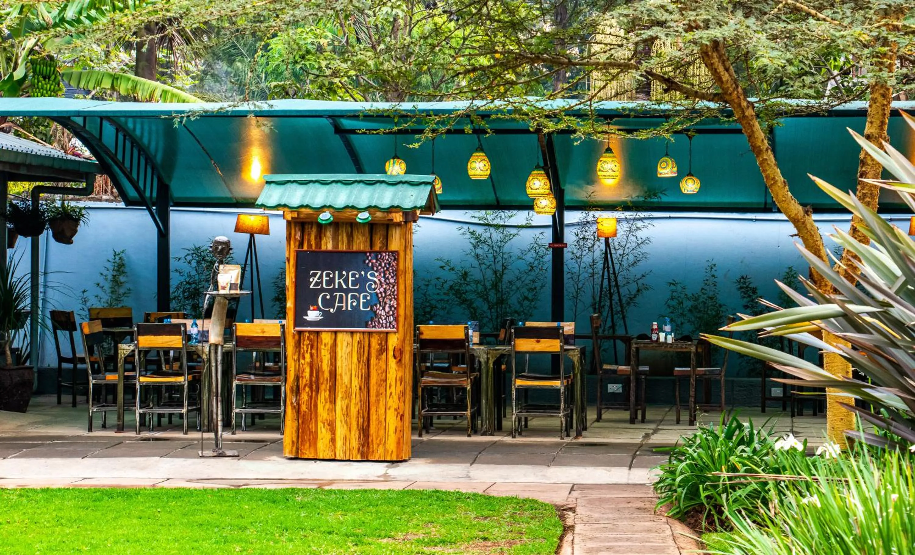 Restaurant/places to eat in Acacia Tree Lodge