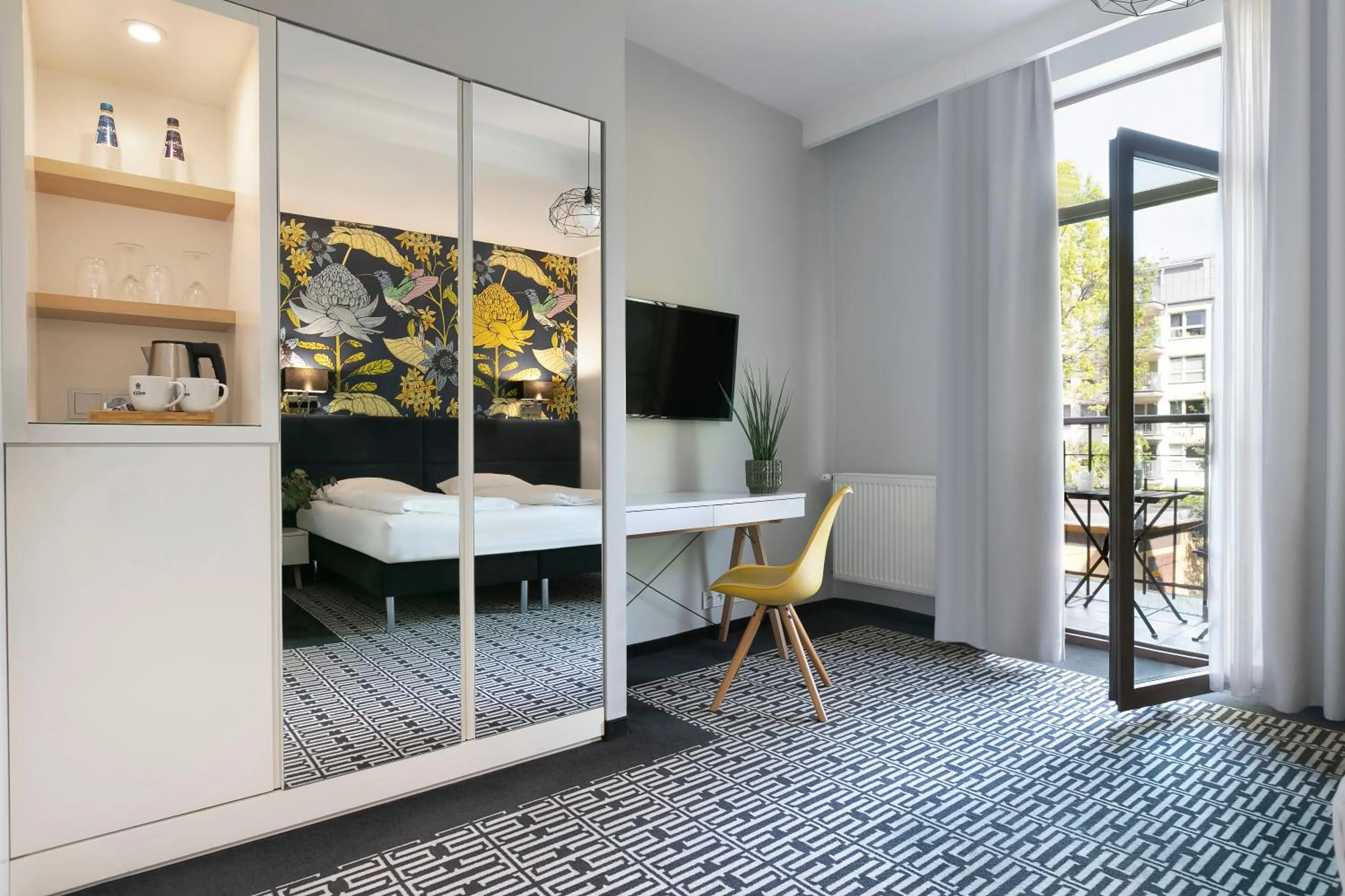 Coffee/tea facilities in Liv'Inn Aparthotel