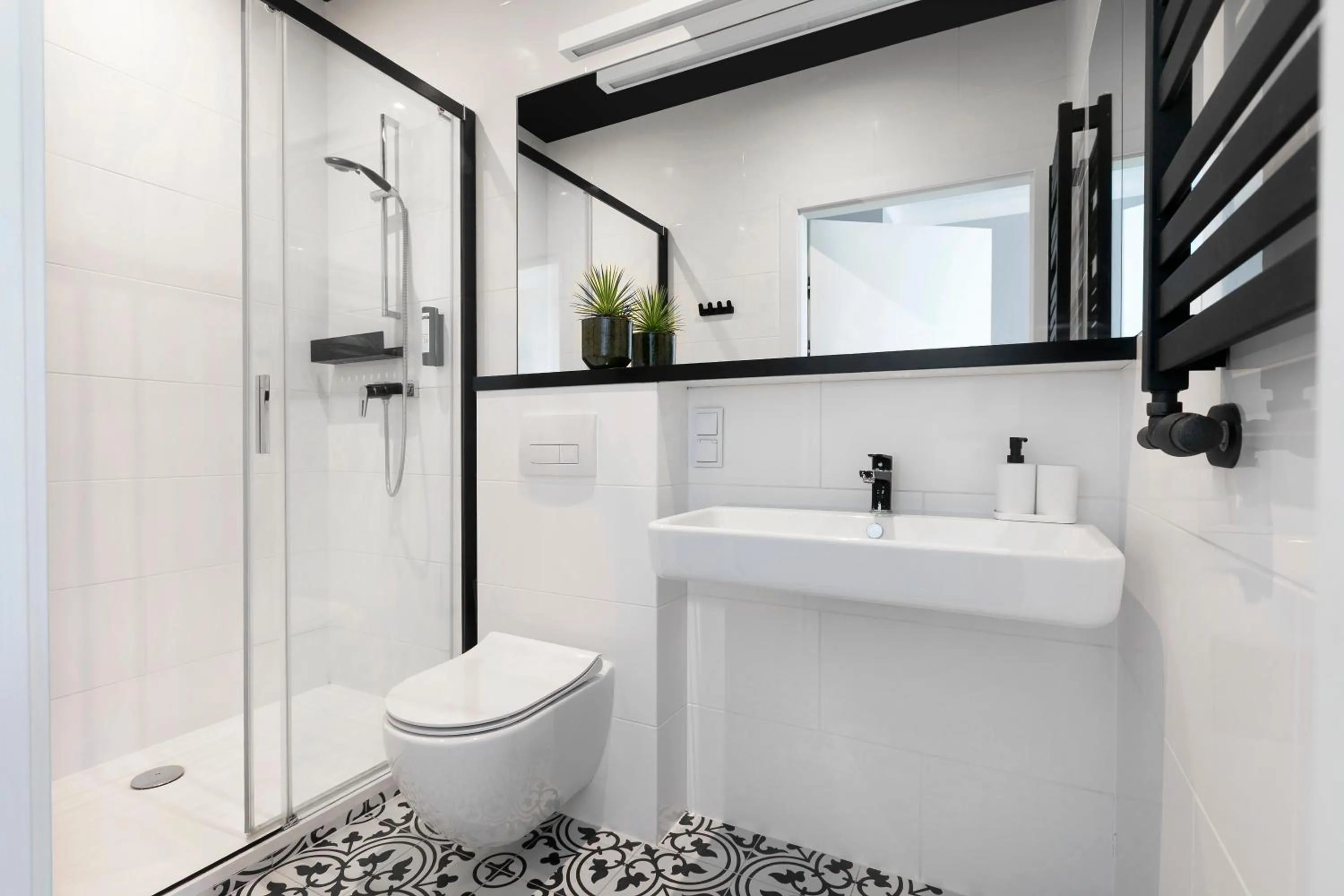 Shower in Liv'Inn Aparthotel