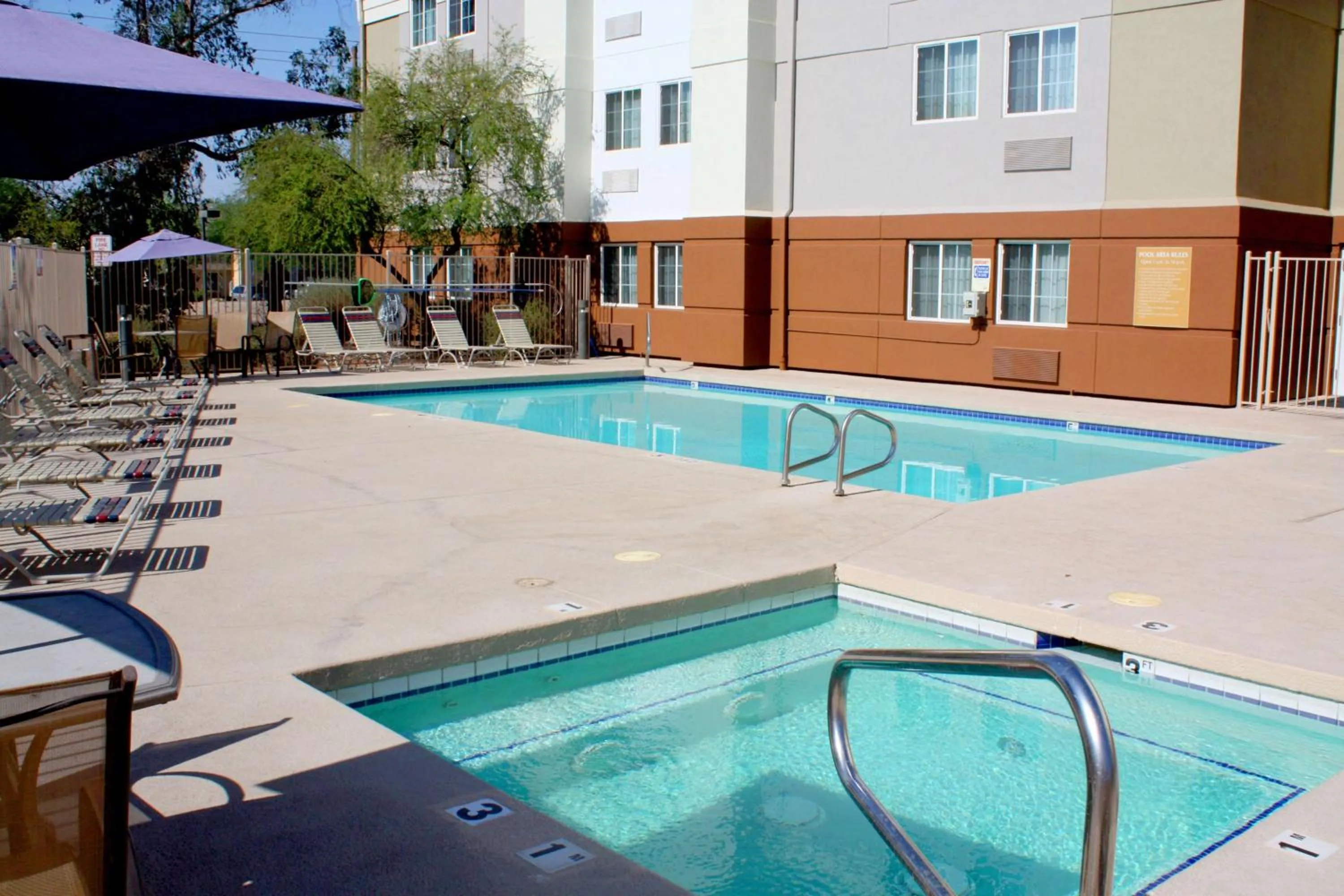 Pool view in Sonesta Simply Suites Phoenix Glendale