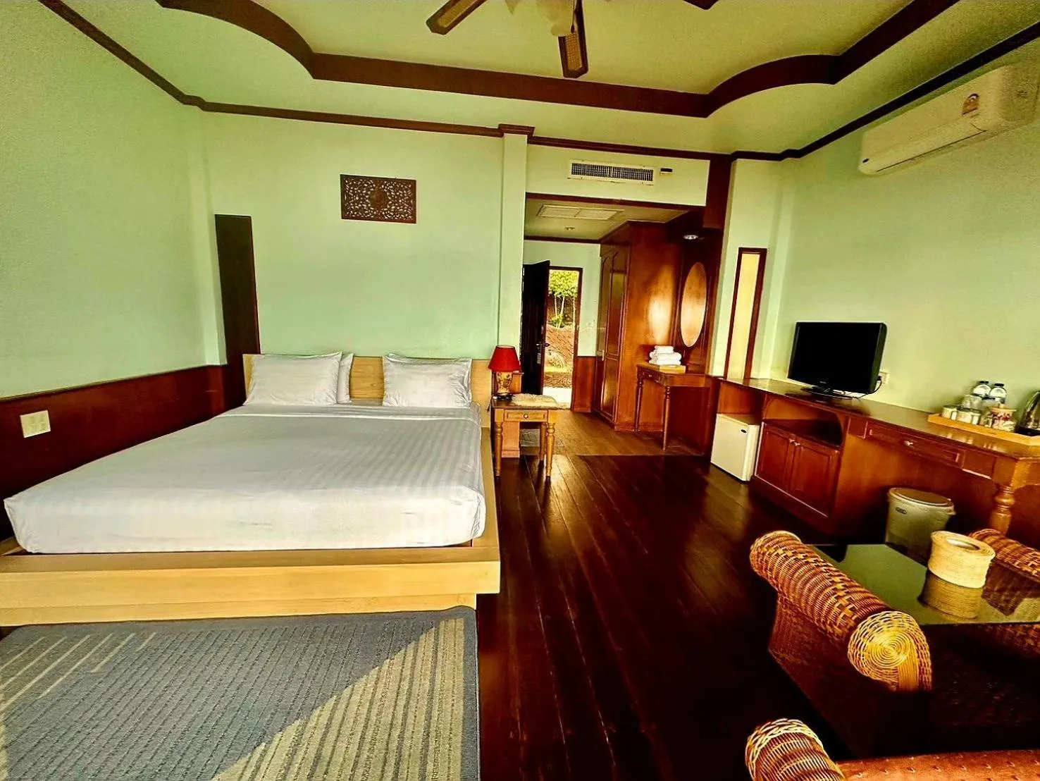 Bedroom, Bed in Haad Yao Bayview Resort & Spa - SHA plus Certified