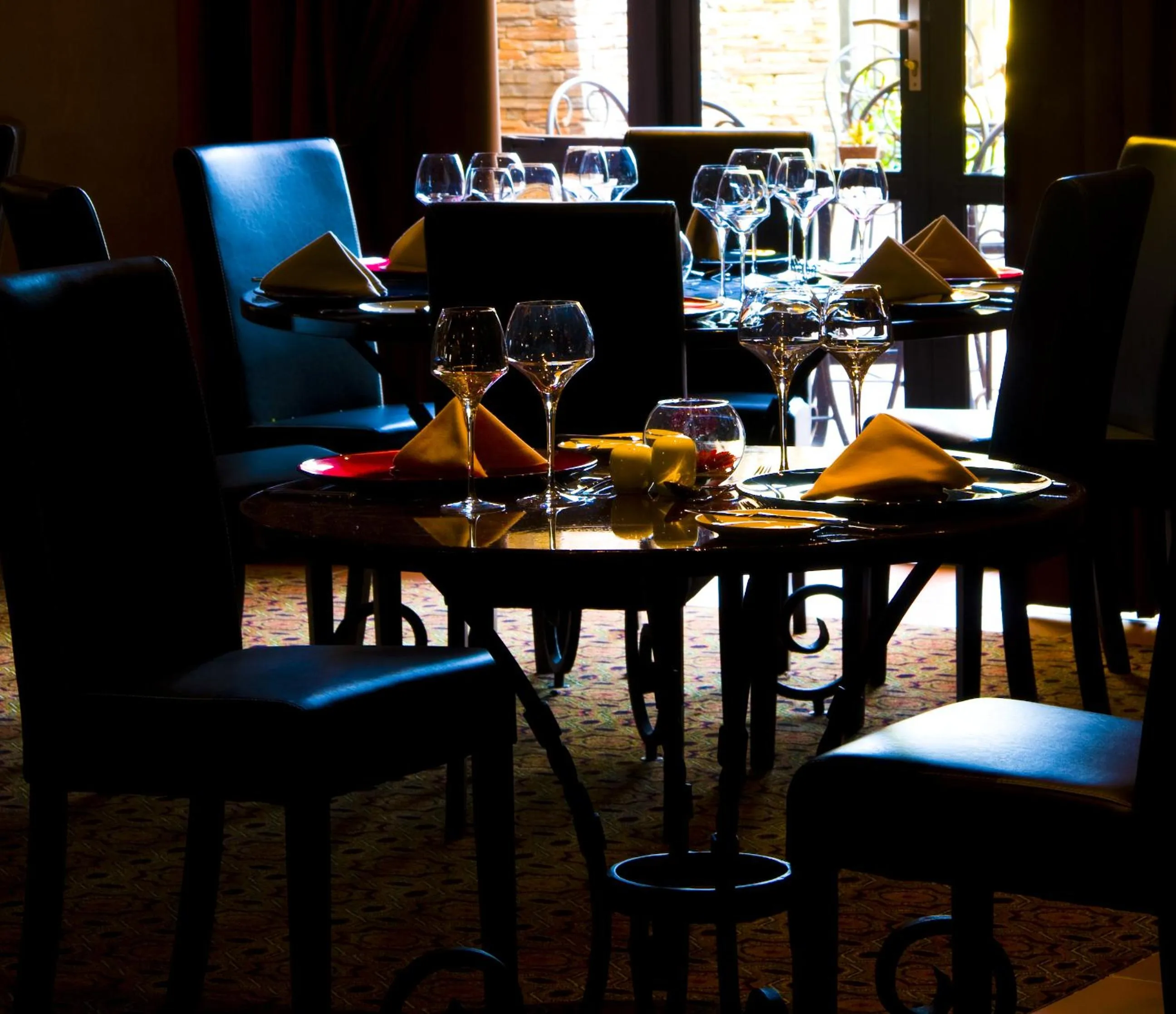 Restaurant/places to eat in Royal Elephant Hotel & Conference Centre