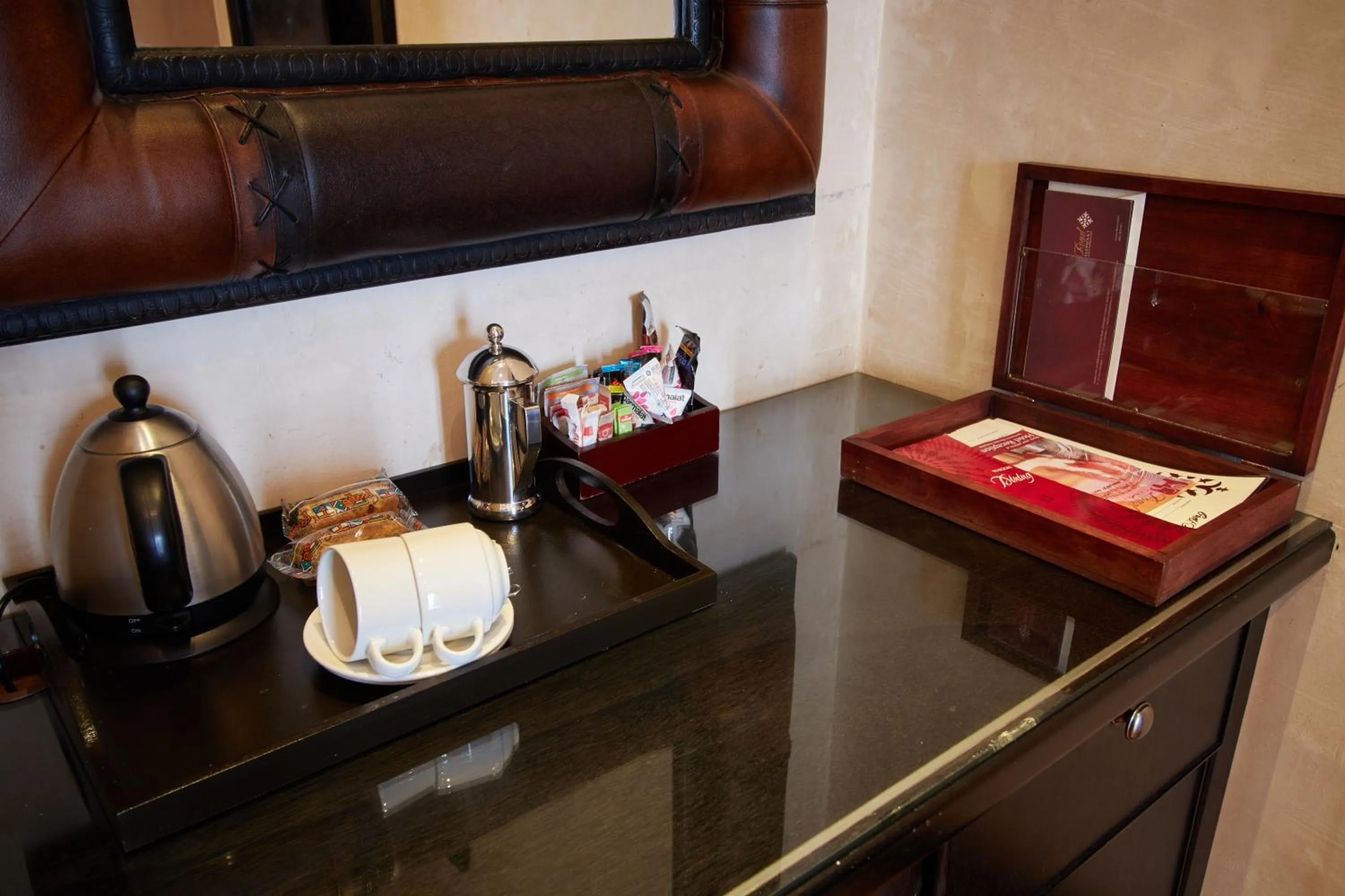 Coffee/tea facilities in Royal Elephant Hotel & Conference Centre