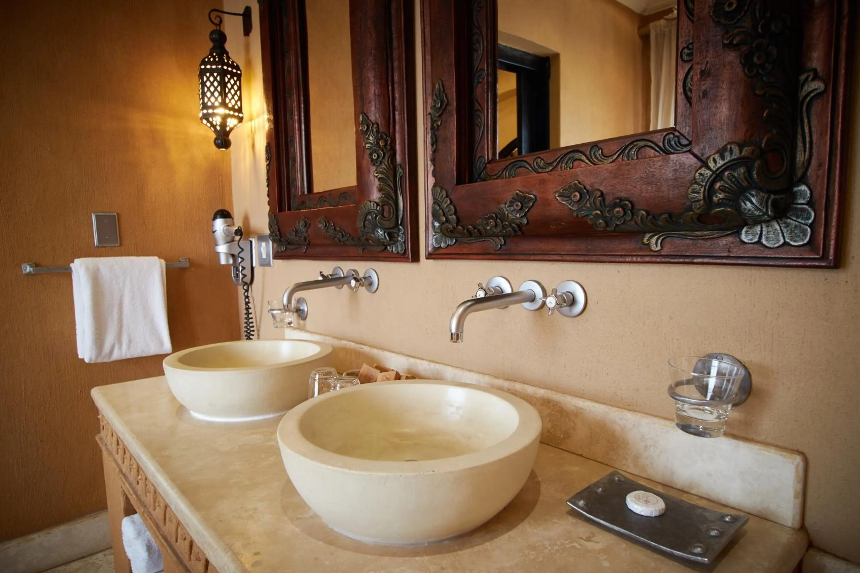 Bathroom in Royal Elephant Hotel & Conference Centre
