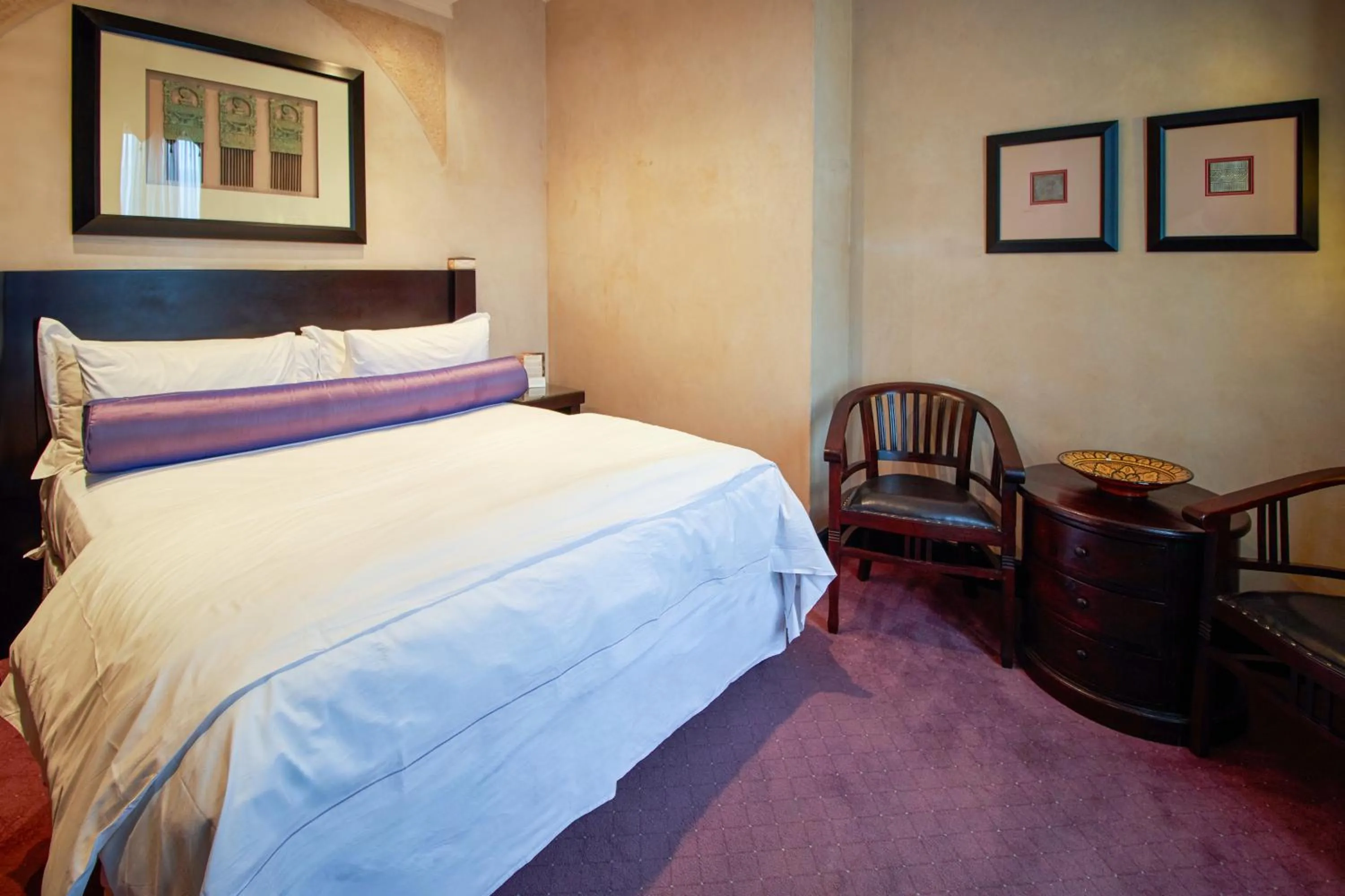 Bed in Royal Elephant Hotel & Conference Centre