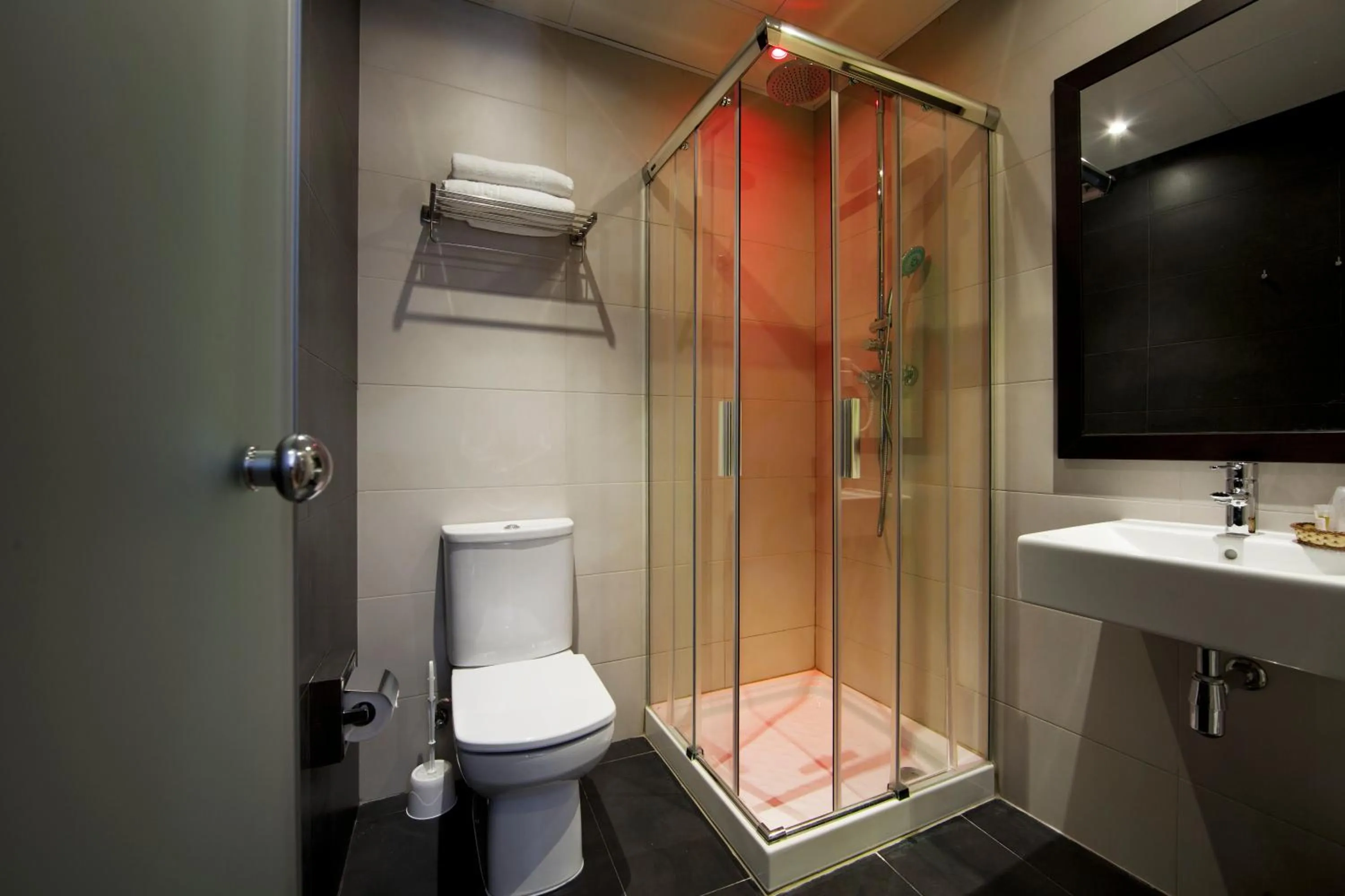 Bathroom in Hostal BCN Ramblas