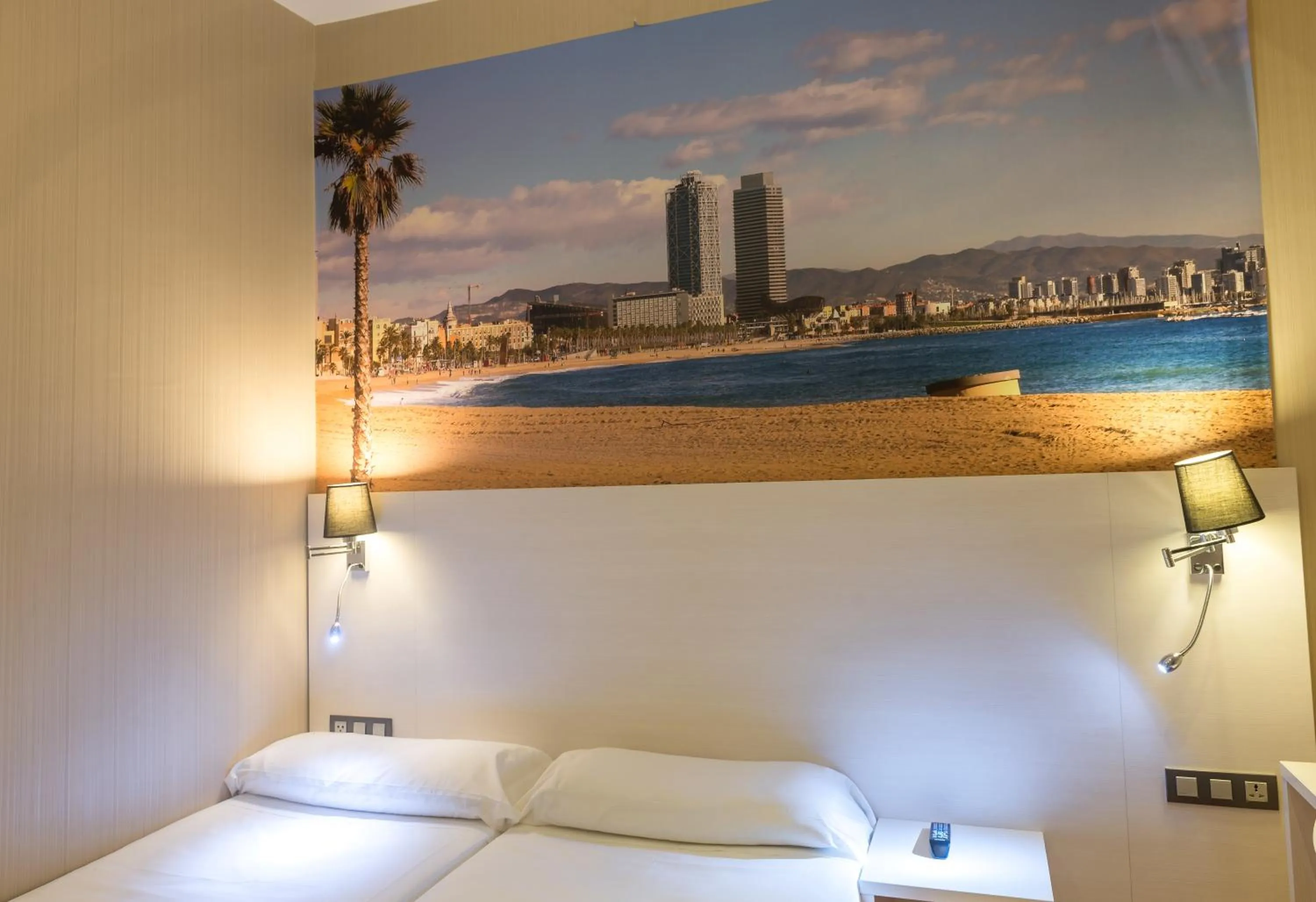 Decorative detail, Bed in Hostal BCN Ramblas