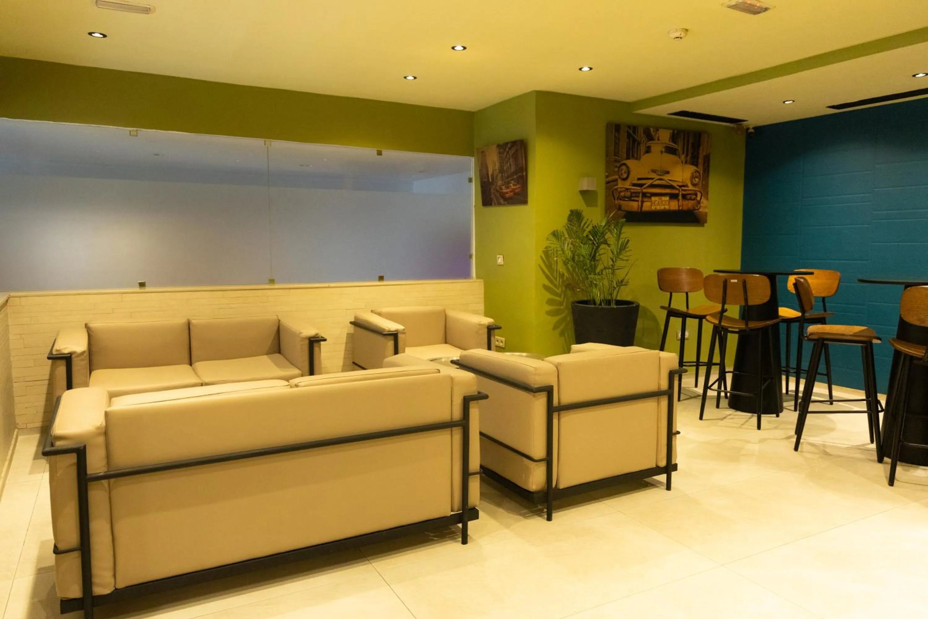 Lounge or bar in Golf Royal Hotel