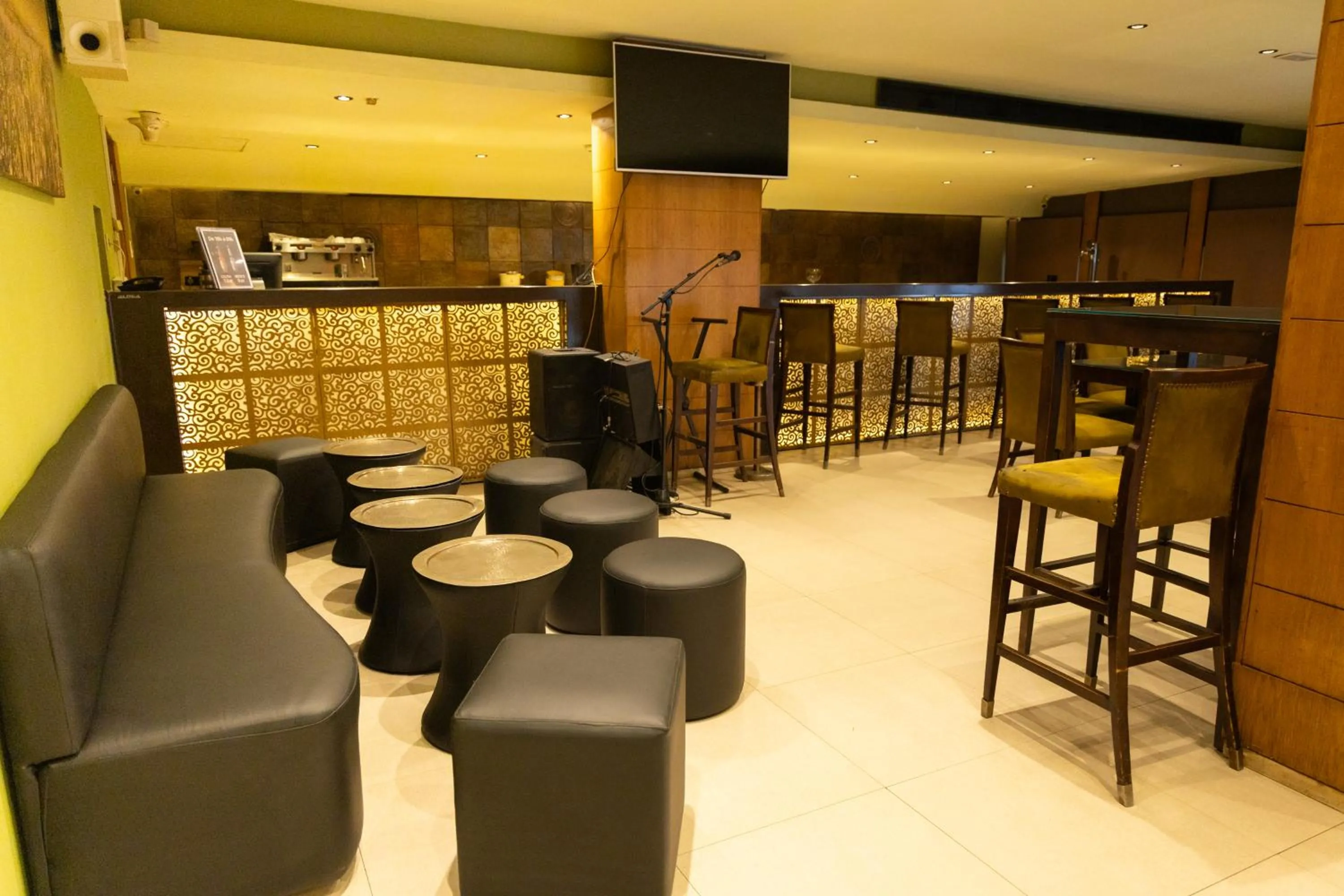 Lounge or bar in Golf Royal Hotel