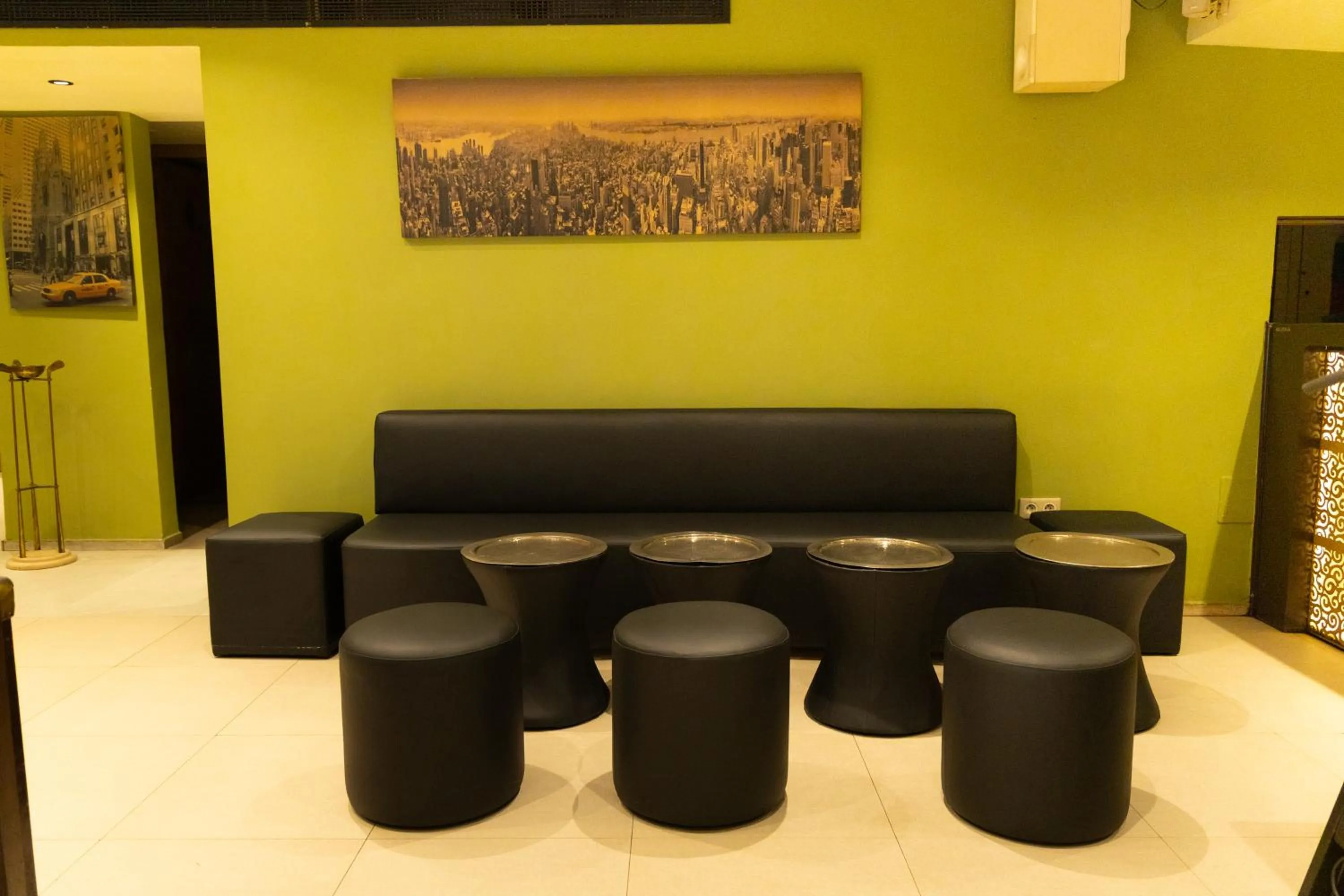 Living room in Golf Royal Hotel