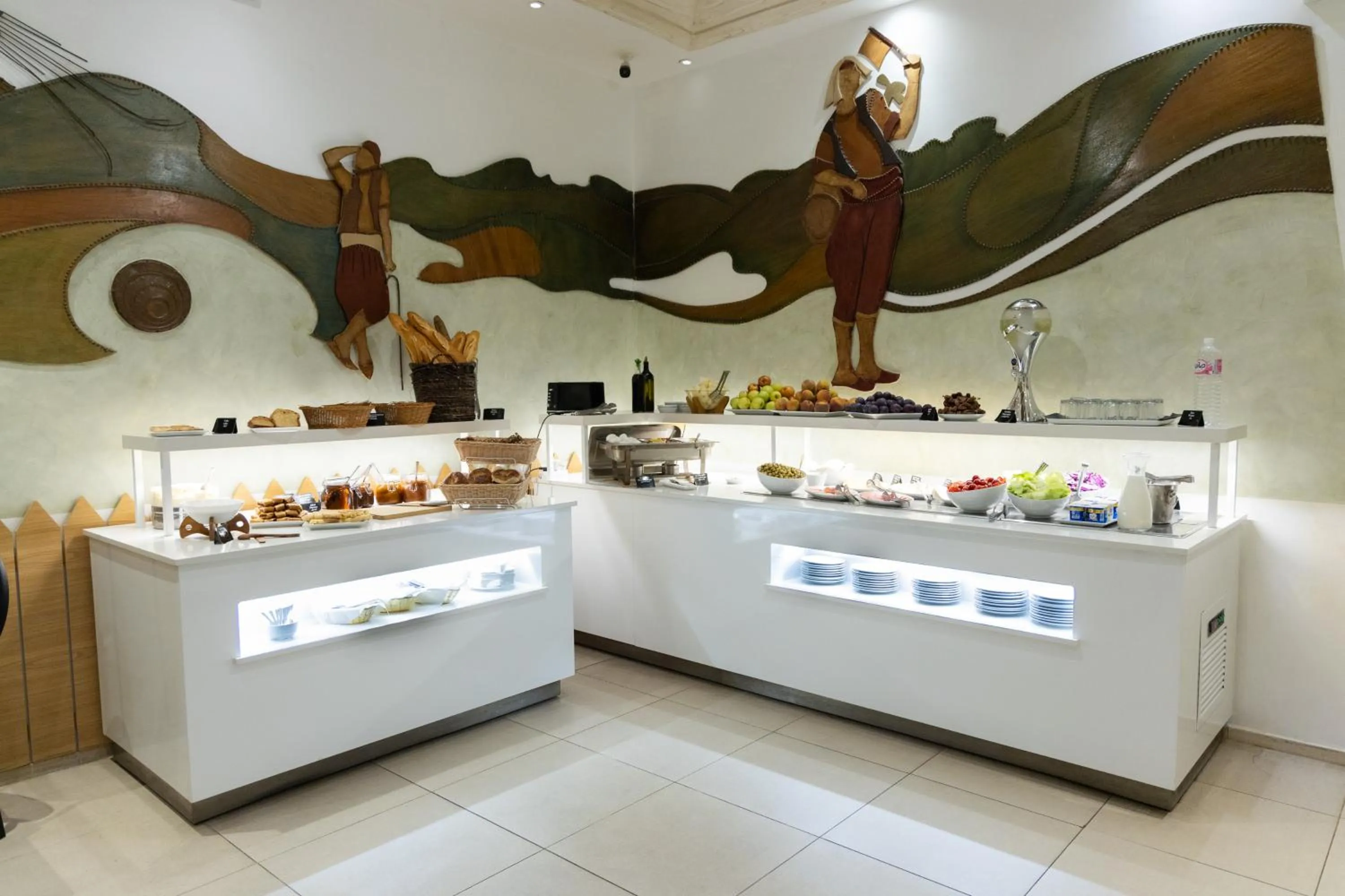 Food and drinks in Golf Royal Hotel