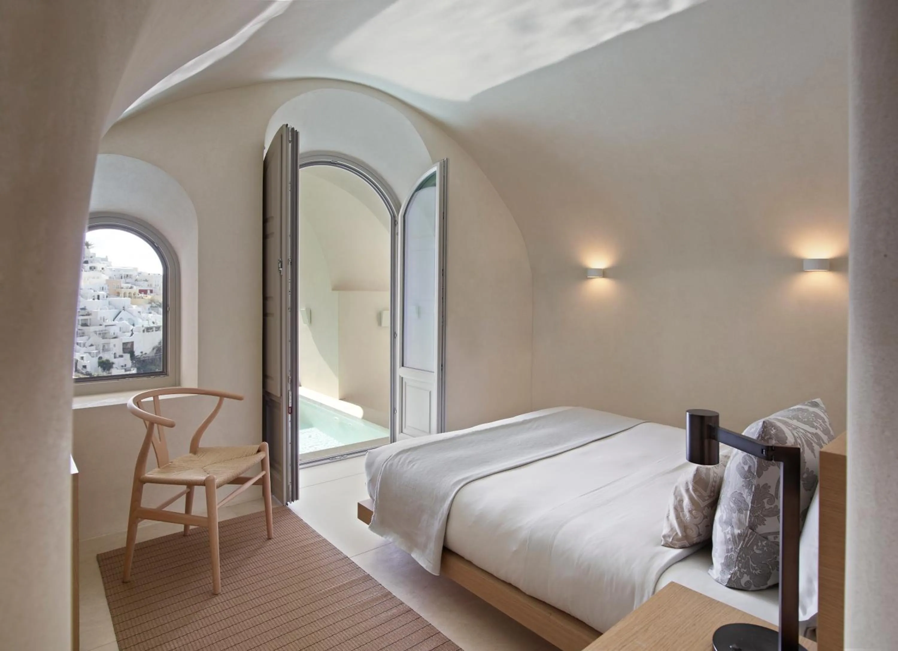 Bedroom, Bed in Villa Bordeaux