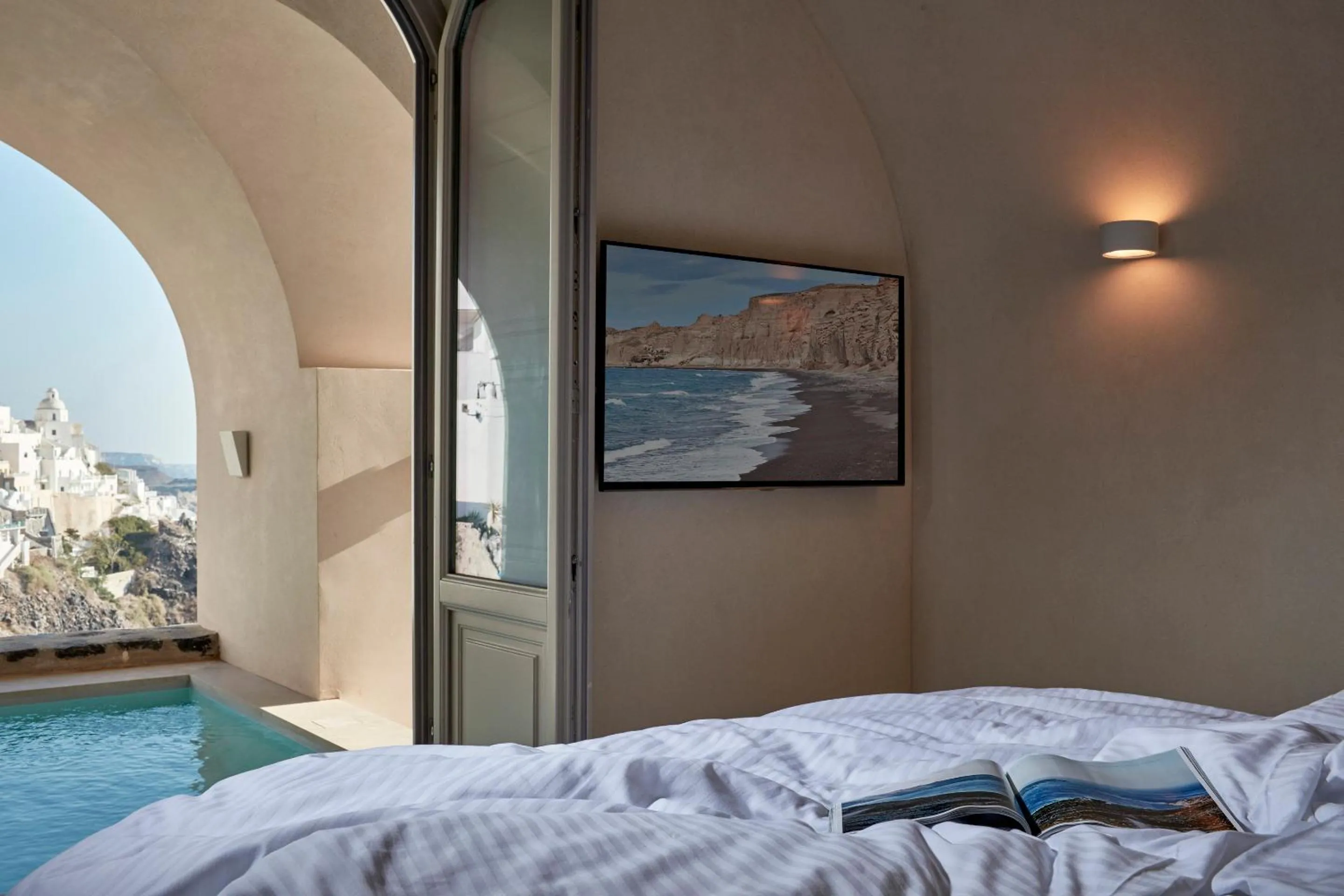 Bedroom, Bed in Villa Bordeaux