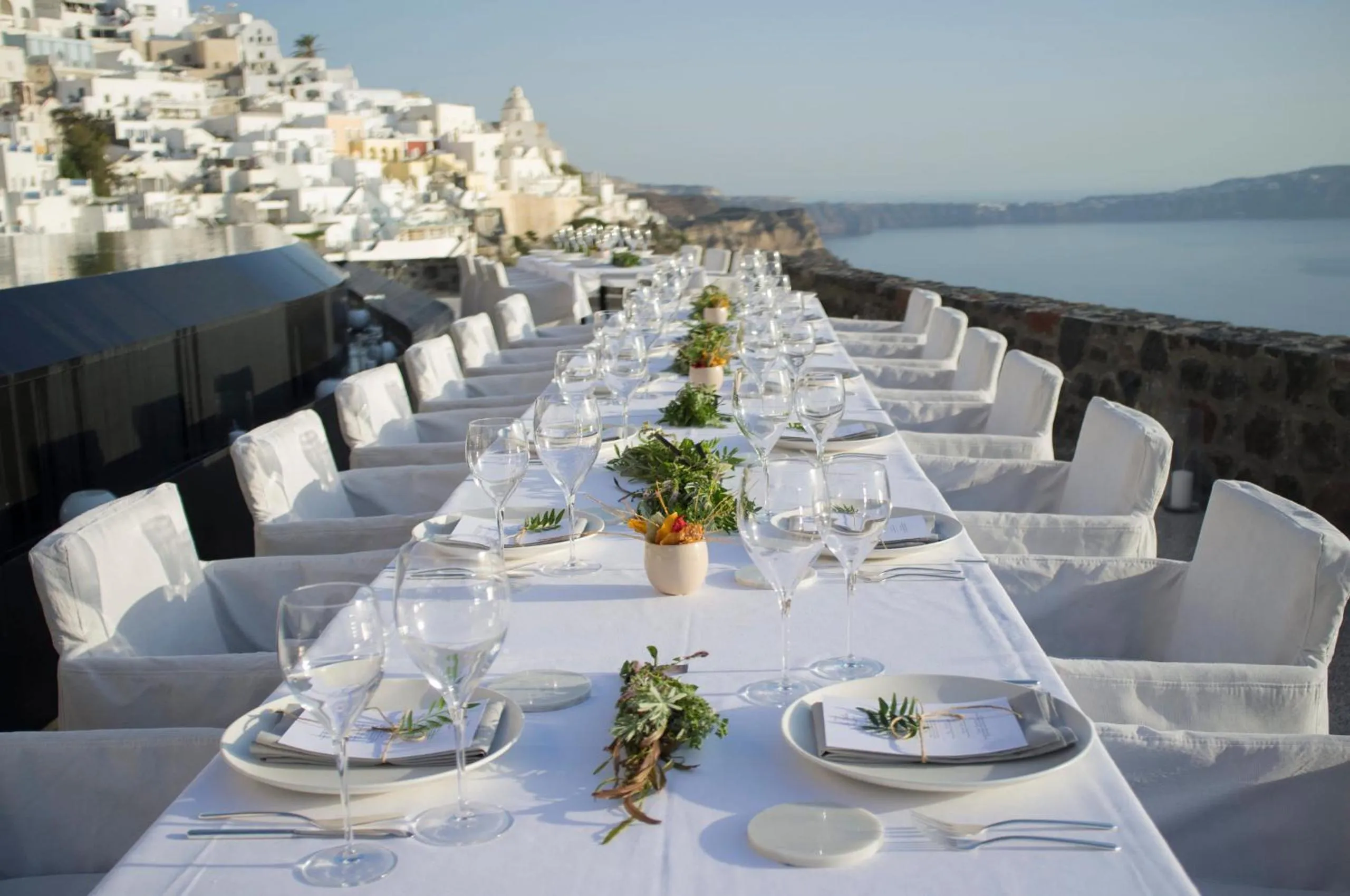 Restaurant/places to eat in Villa Bordeaux